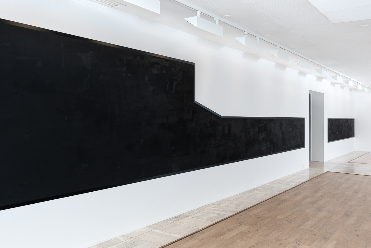   Black view from above , site-related wallpainting, installation view Sandefjord Kunstforening 
