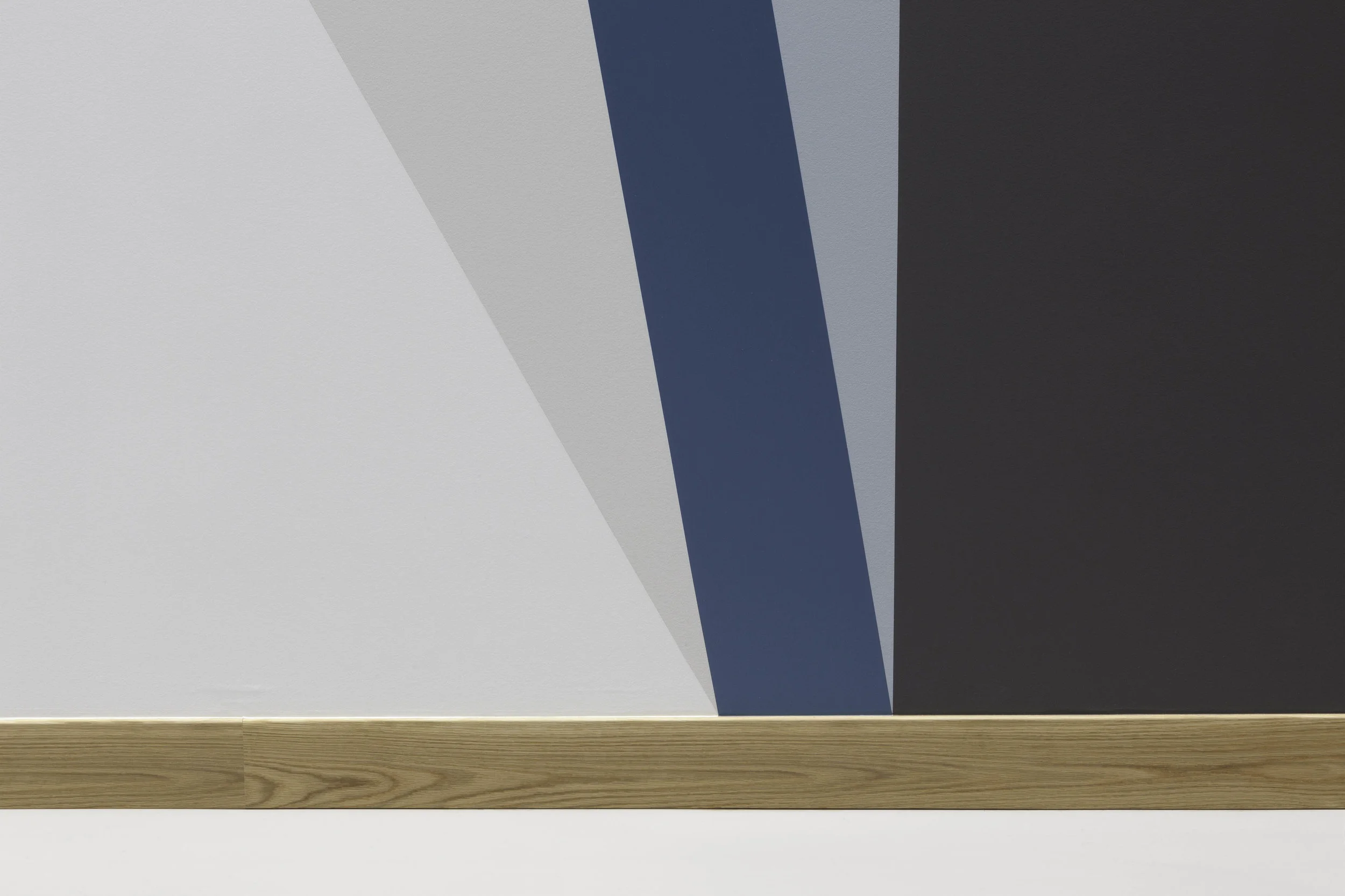 Skogssøyler, ( detail, meeting with skirting )