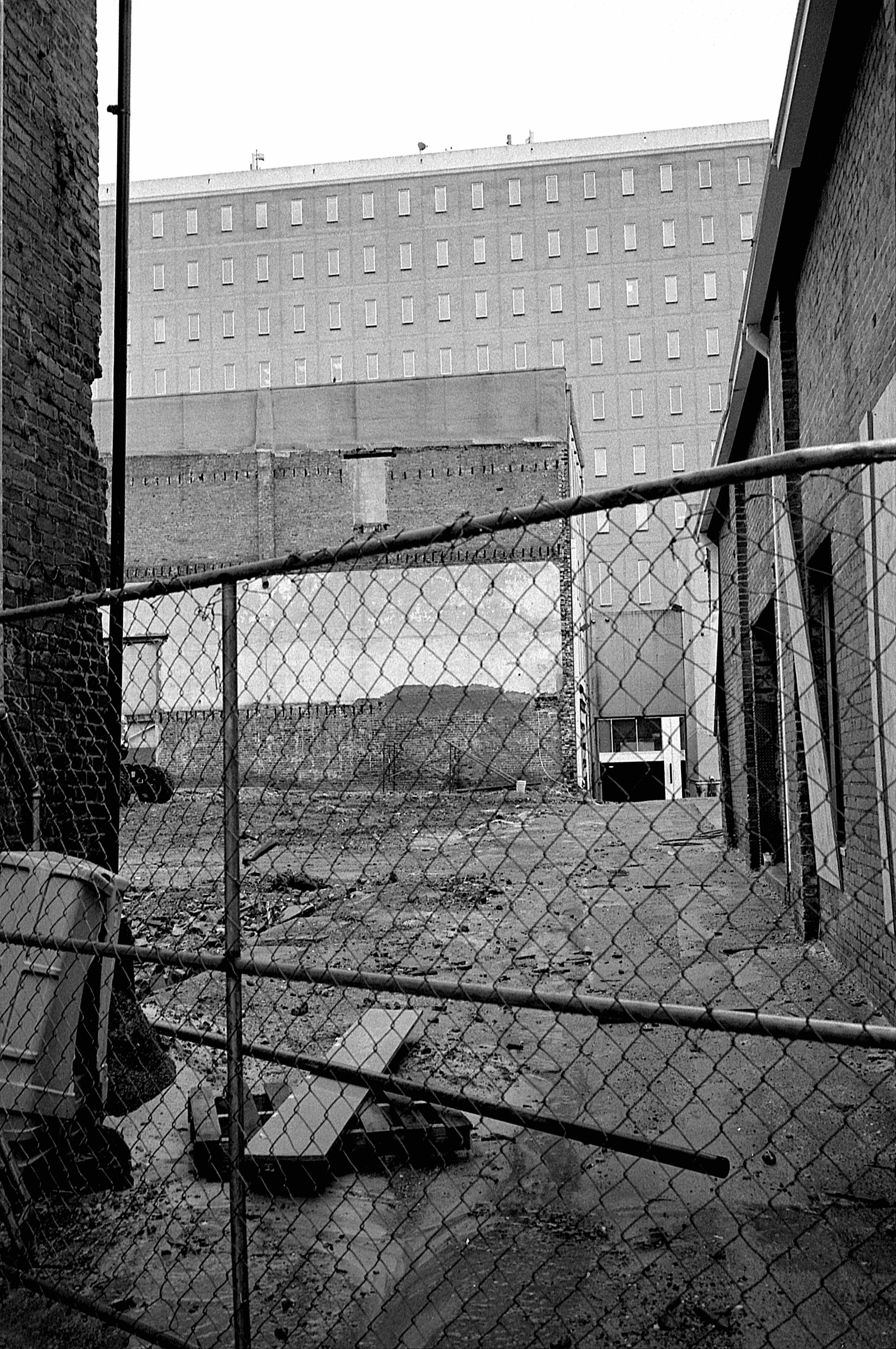 Matt Pittman / Huntsville, AL / Crunkleton Associates / 106 Jefferson Curio Collection by Hilton / Leica M7 / Ilford HP5