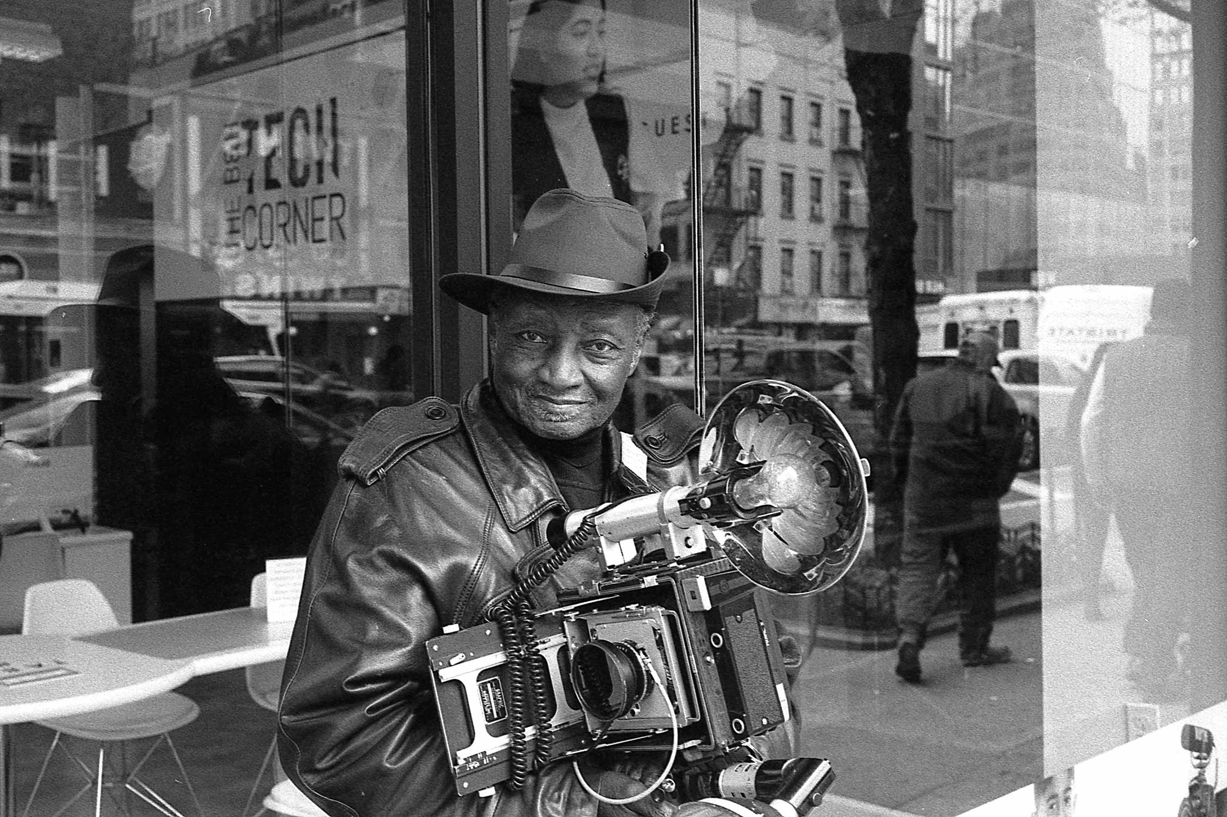 Matt Pittman / Leica M7 / Ilford HP5 / New York City / Louis Mendes