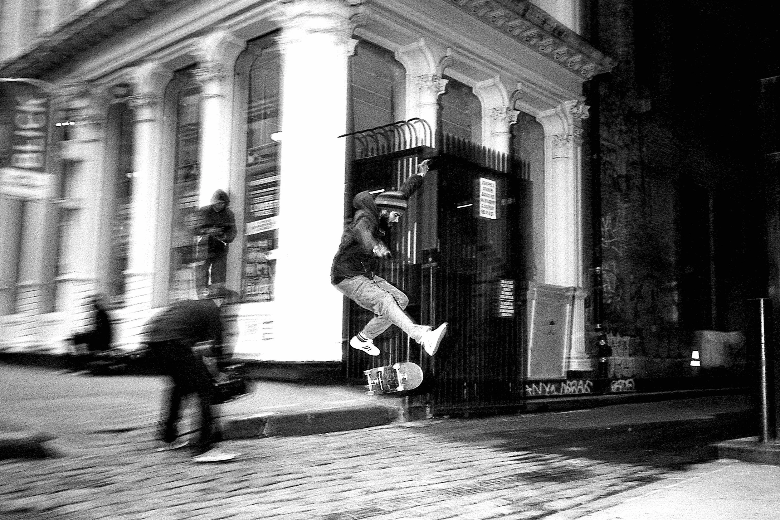 Matt Pittman / Leica M7 / Ilford HP5 / New York City / Skateboarding