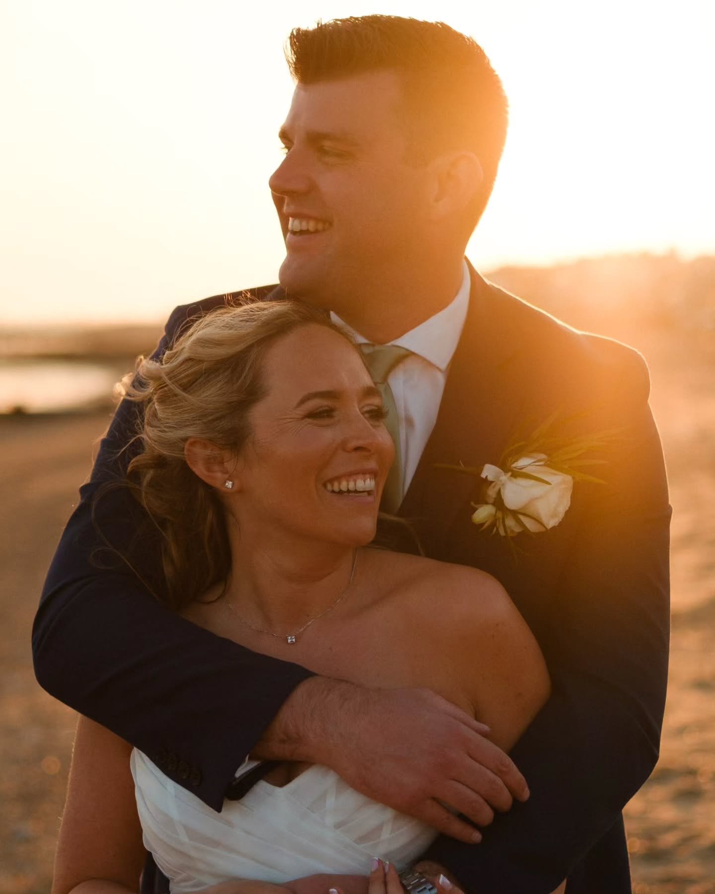 What a day! Harriet and Nick had an amazing day starting at @weddingsbyroslin heading to @langtonshouse to tie the knott and then back to the Roslin hotel to party! Fantastic weather, great vibes and a LOVELY DAY! 😜

Venue - @weddingsbyroslin
Ceremo