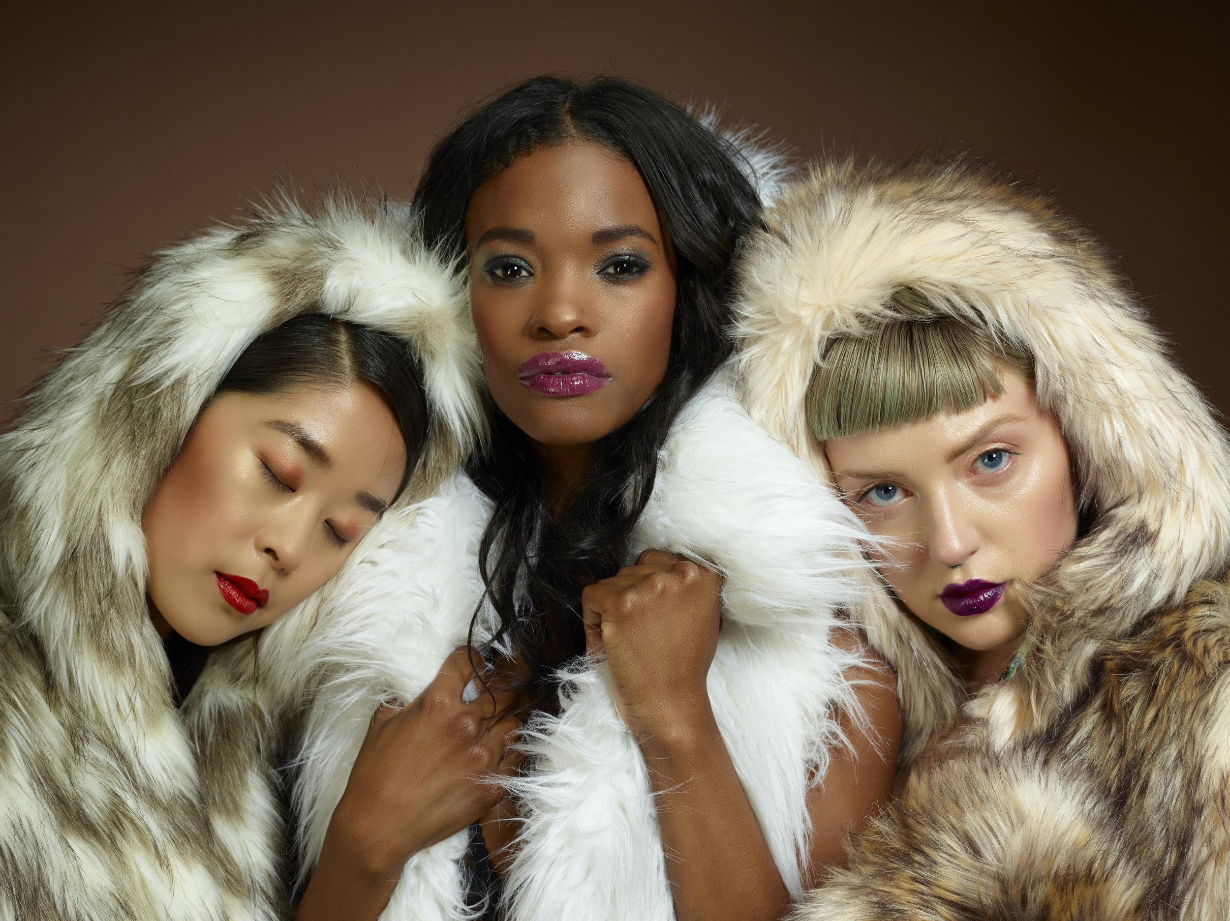 Salon_ 08threesome 2.jpg