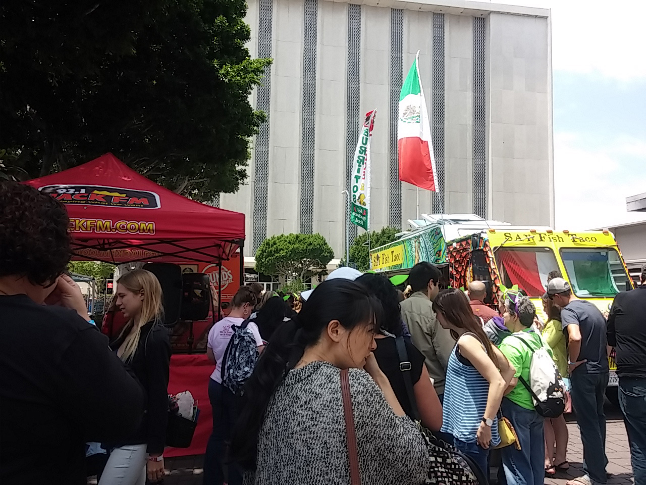 TrafficJamAtTheFoodTrucks