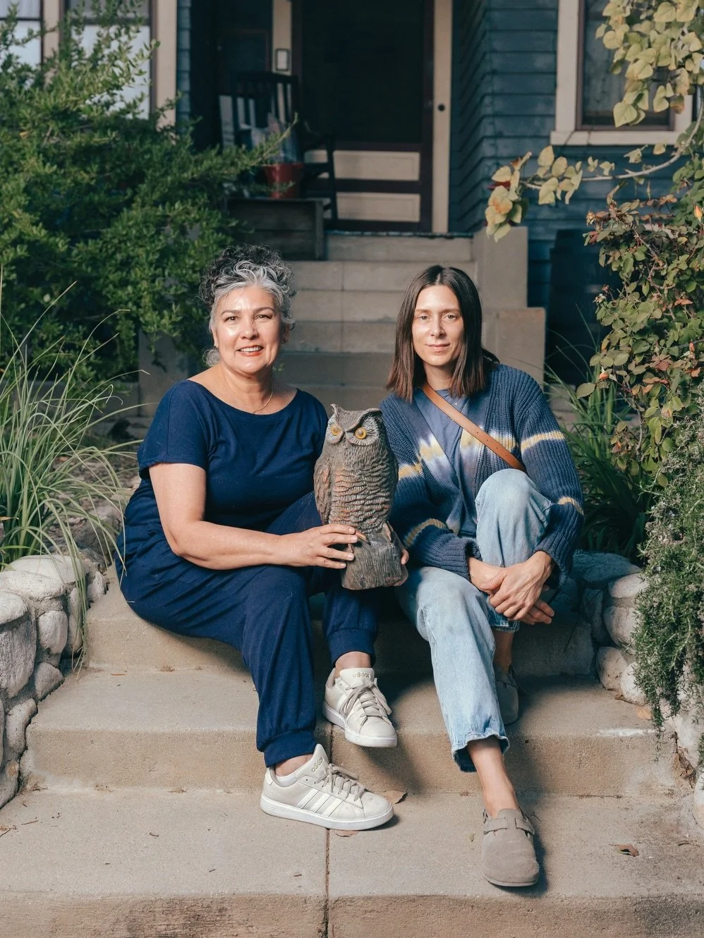 GRATITUDE POST (iykyk) In my L.A. Buy Nothing group, I noticed that freely shared objects often carry emotional weight, more than they appear, sometimes holding personal or generational history. I began documenting these quiet exchanges, drawn to why