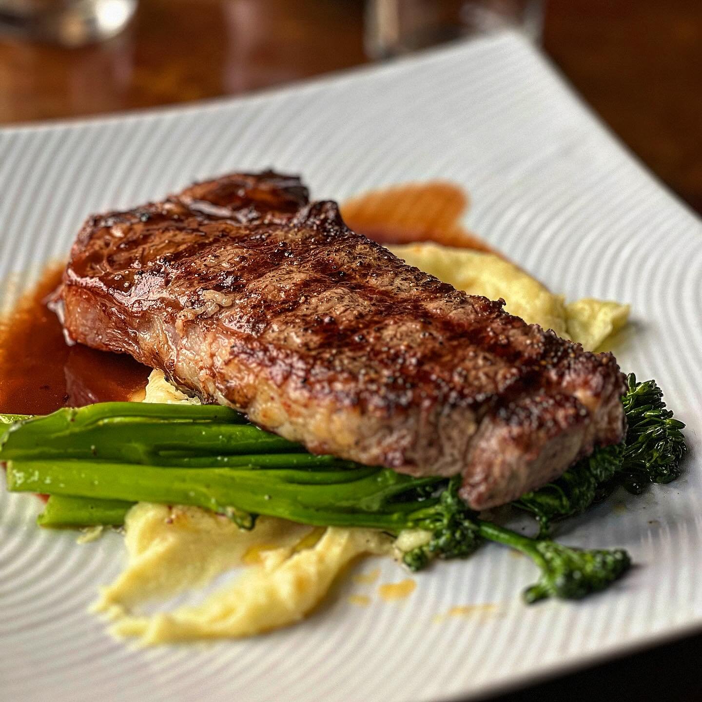 10 oz Grilled Steak.
Painted Hills Farm Natural Beef Sirloin, Mashed Potatoes, Red Wine Demi Glaze, Choice of one side Vegetable.
-
-
-
#theWashingtonSquareTavern  #brooklineeats #bostontavern #steak