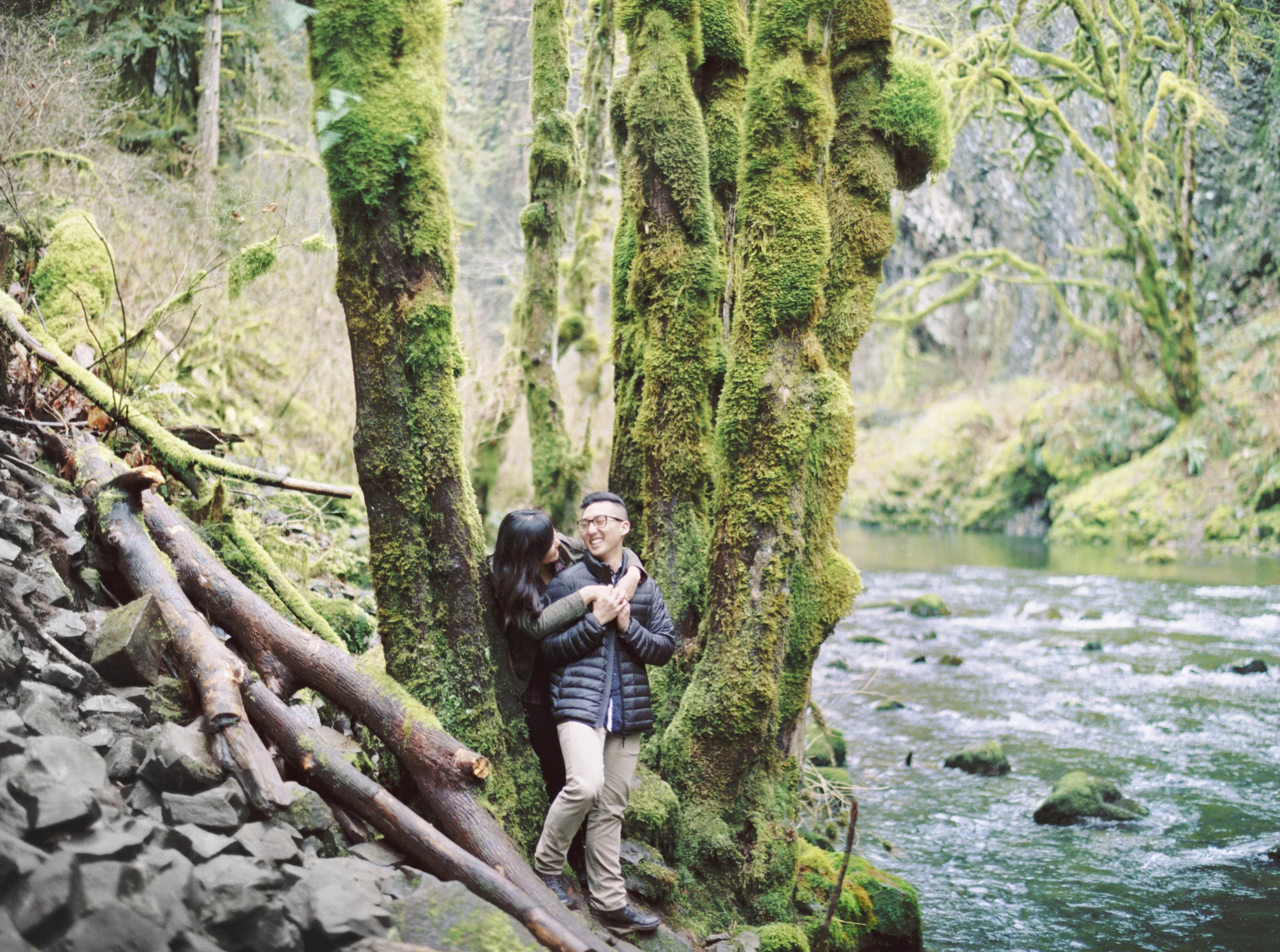 006+SPLIT IMAGE_outlive+creative+contax645+film+hidey+deems+abiqua+falls.jpg