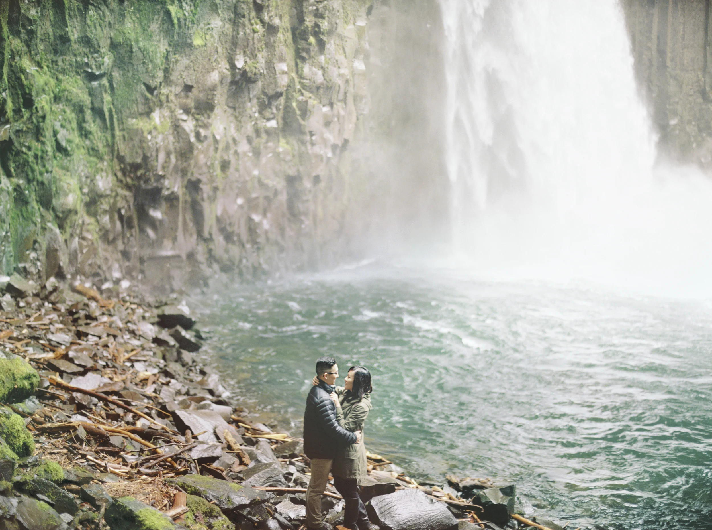 014+SPLIT IMAGE_outlive+creative+contax645+film+hidey+deems+abiqua+falls.jpg