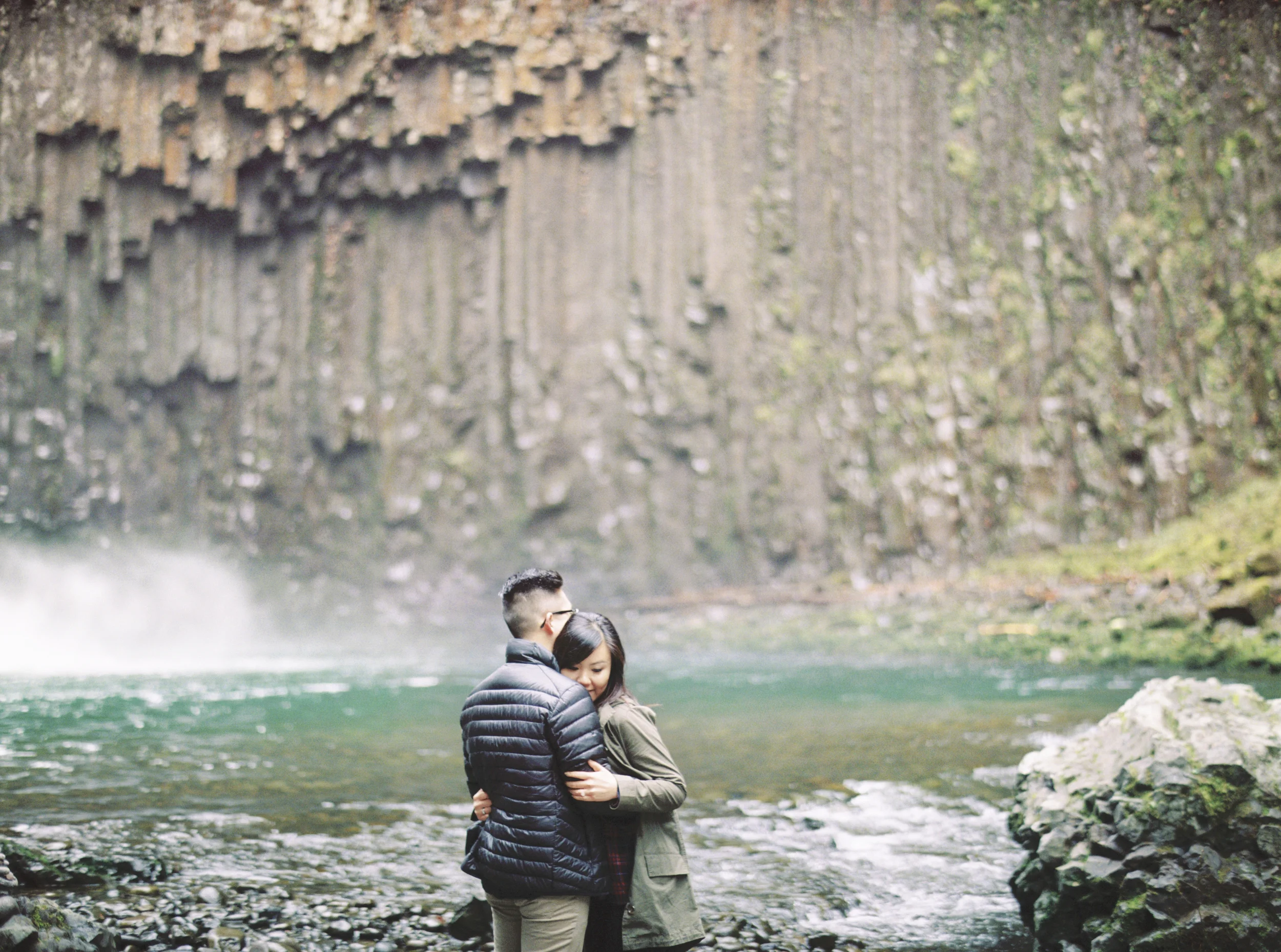 022+SPLIT IMAGE_outlive+creative+contax645+film+hidey+deems+abiqua+falls.jpg