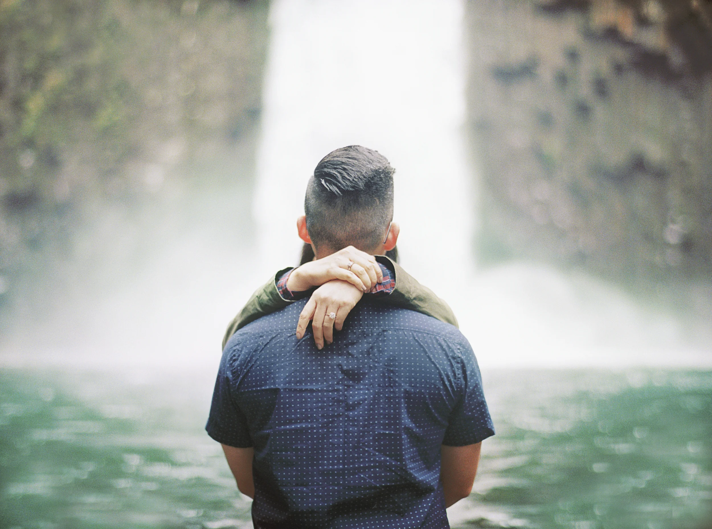023+SPLIT IMAGE_outlive+creative+contax645+film+hidey+deems+abiqua+falls.jpg