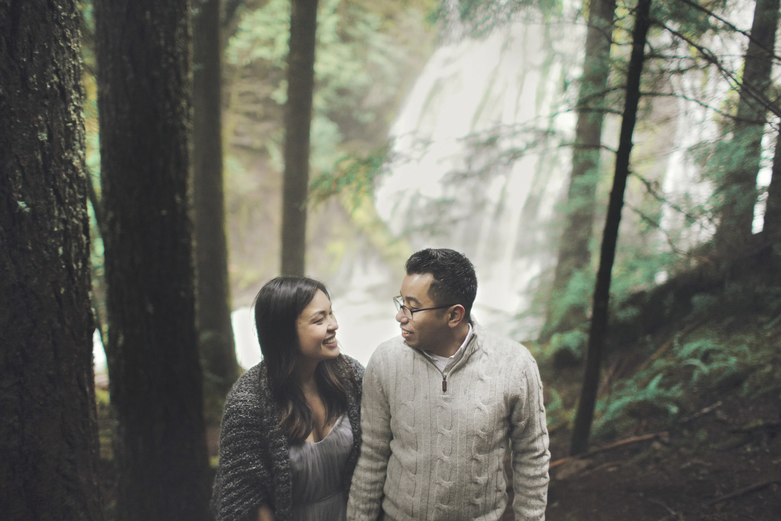 047+outlive+creative+oregon+engagement+session+best+photo+shoot+sov+kristin+panther+falls.jpg
