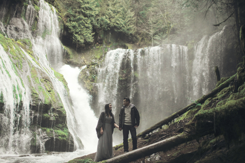 056+outlive+creative+oregon+engagement+session+best+photo+shoot+sov+kristin+panther+falls.jpg