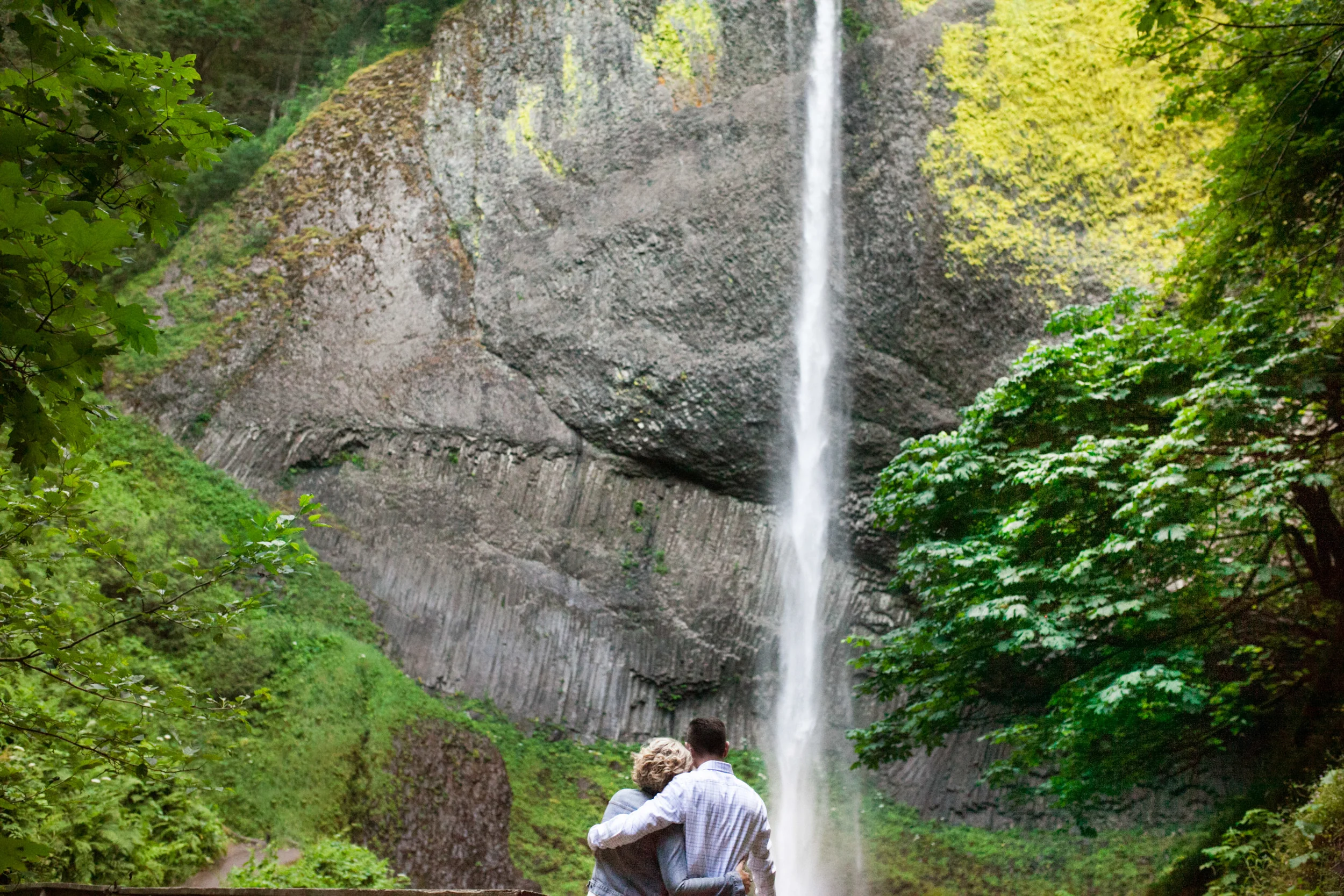 017Meagan+Tommy @ Latourell Falls +Oregon+Engagement+Session+Portland+Wedding+Film+Photography@outlivecreative.jpg