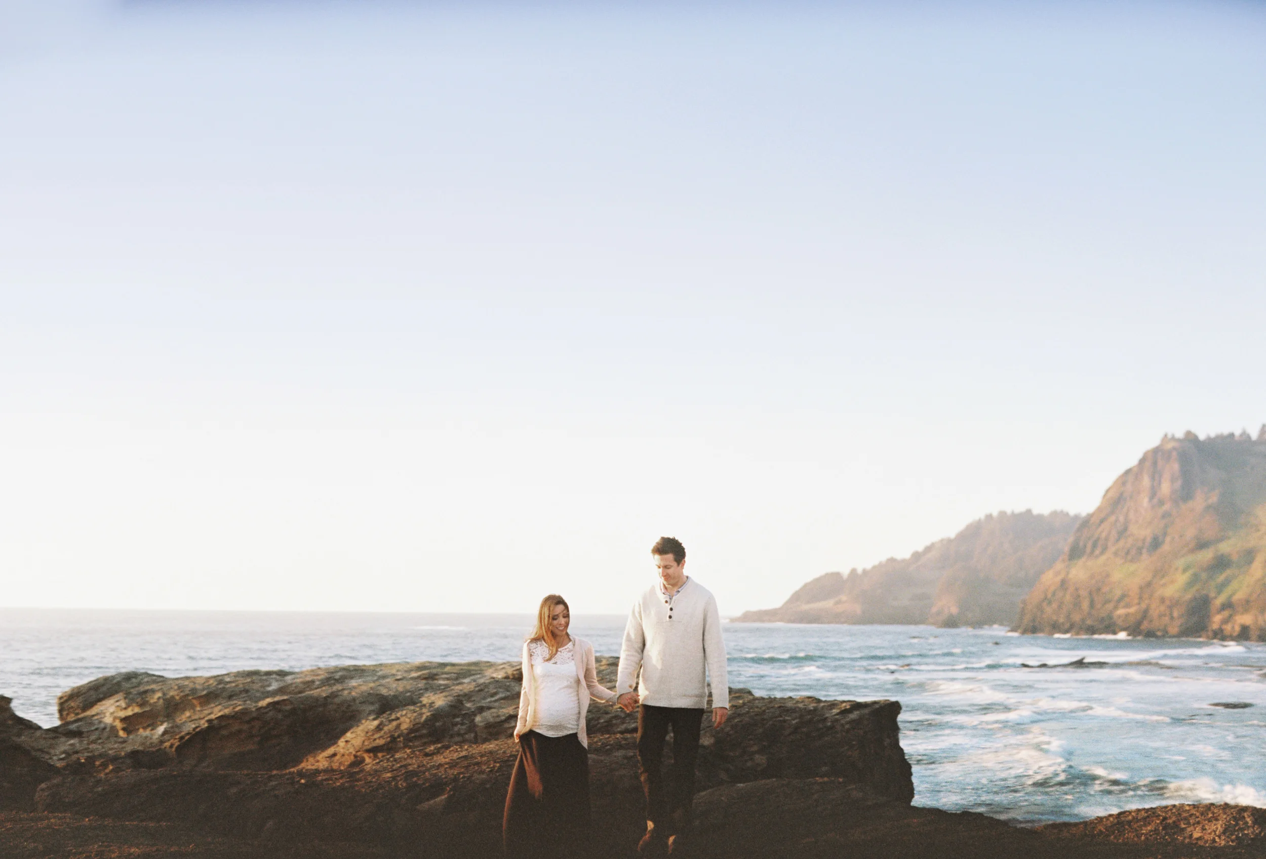 015DevilsPunchBowl+OregonCoastEngagmentPhotoShoot+OutliveCreative.jpg
