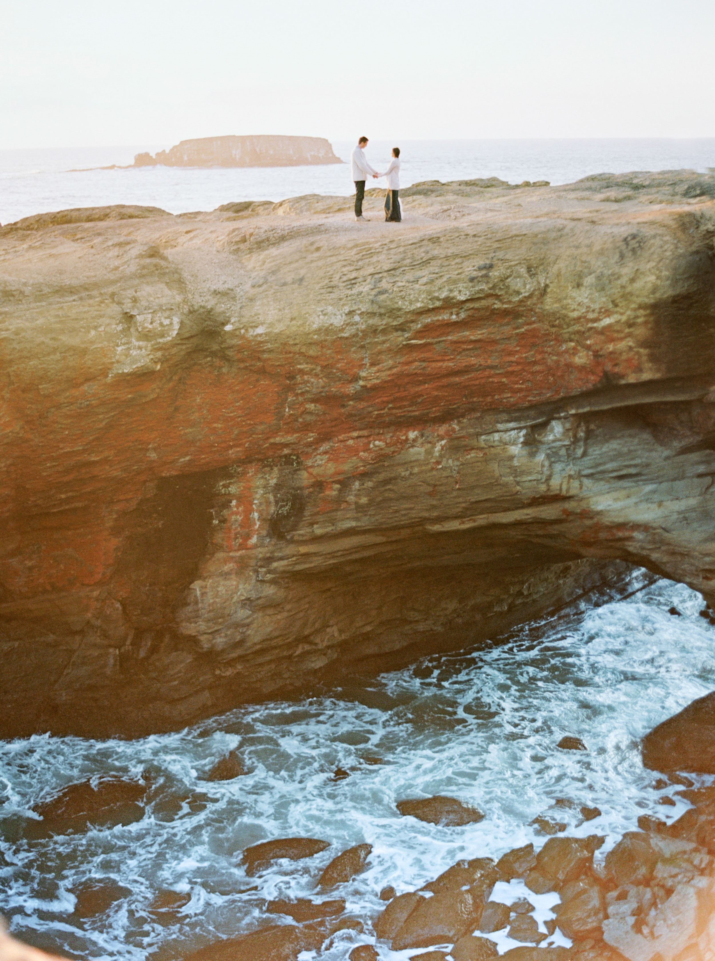 021DevilsPunchBowl+OregonCoastEngagmentPhotoShoot+OutliveCreative.jpg