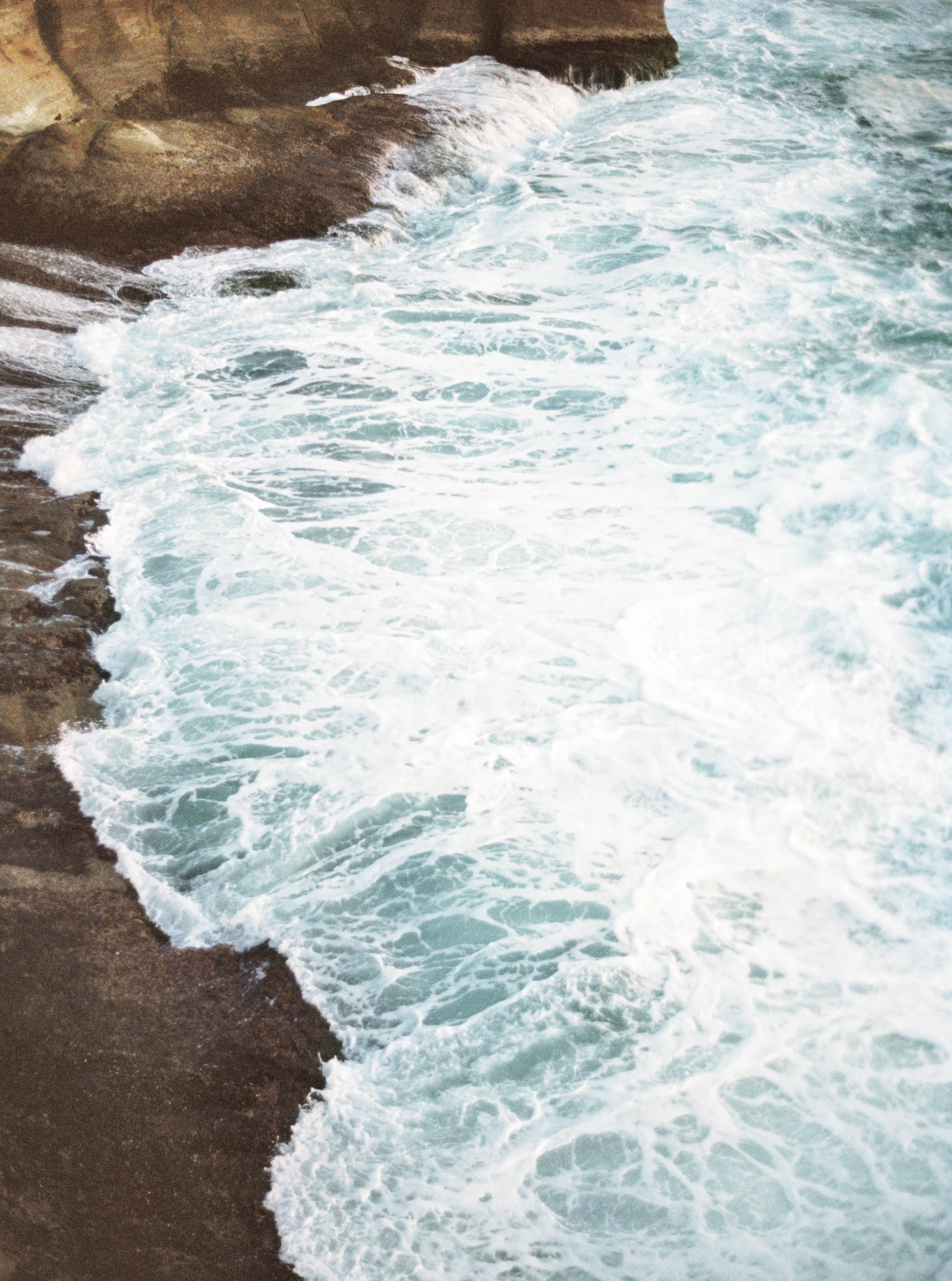 031DevilsPunchBowl+OregonCoastEngagmentPhotoShoot+OutliveCreative.jpg