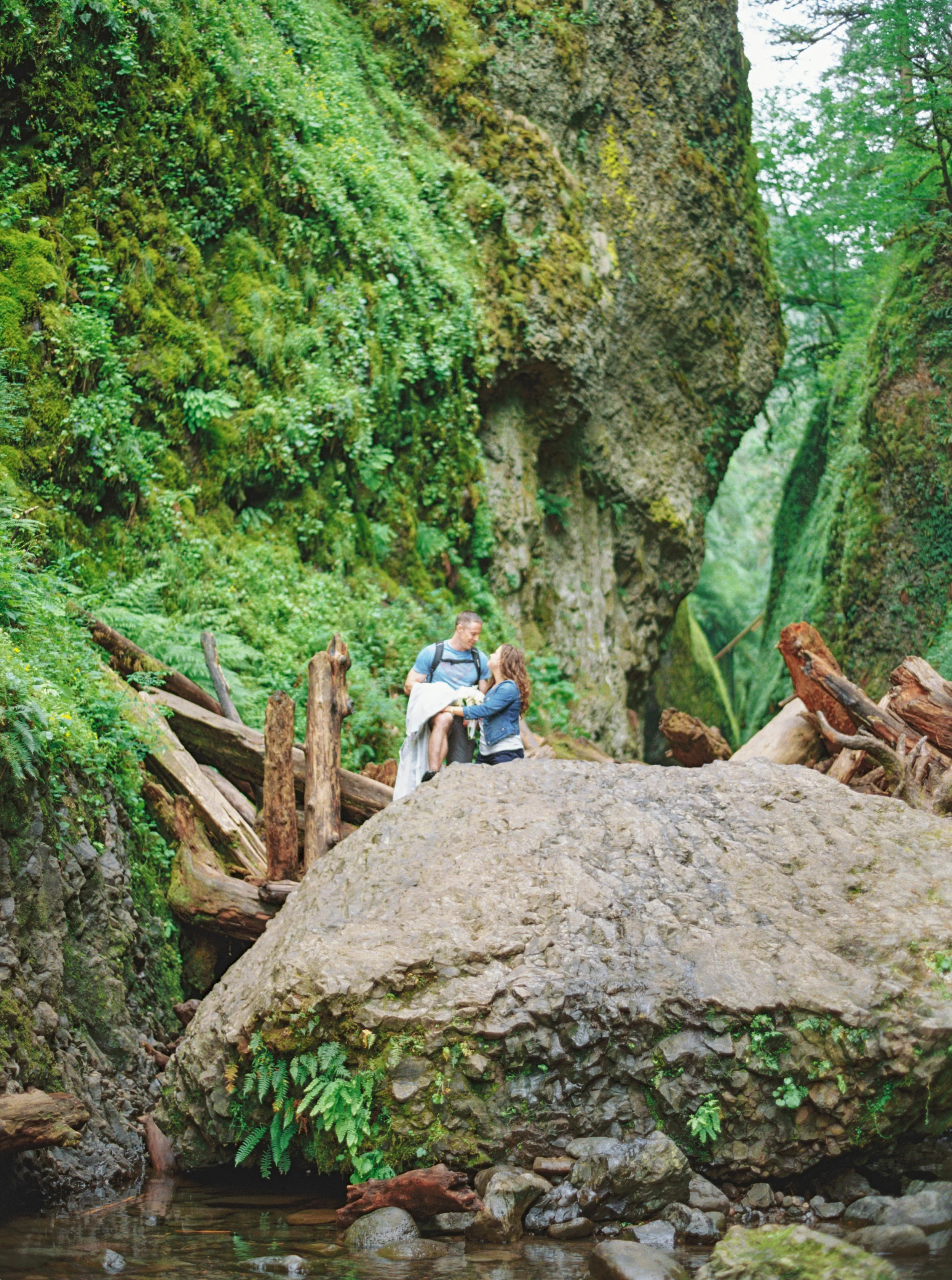027OneontaGorge+Elopement+Photography+Videography+Oregon+OutliveCreative.jpg
