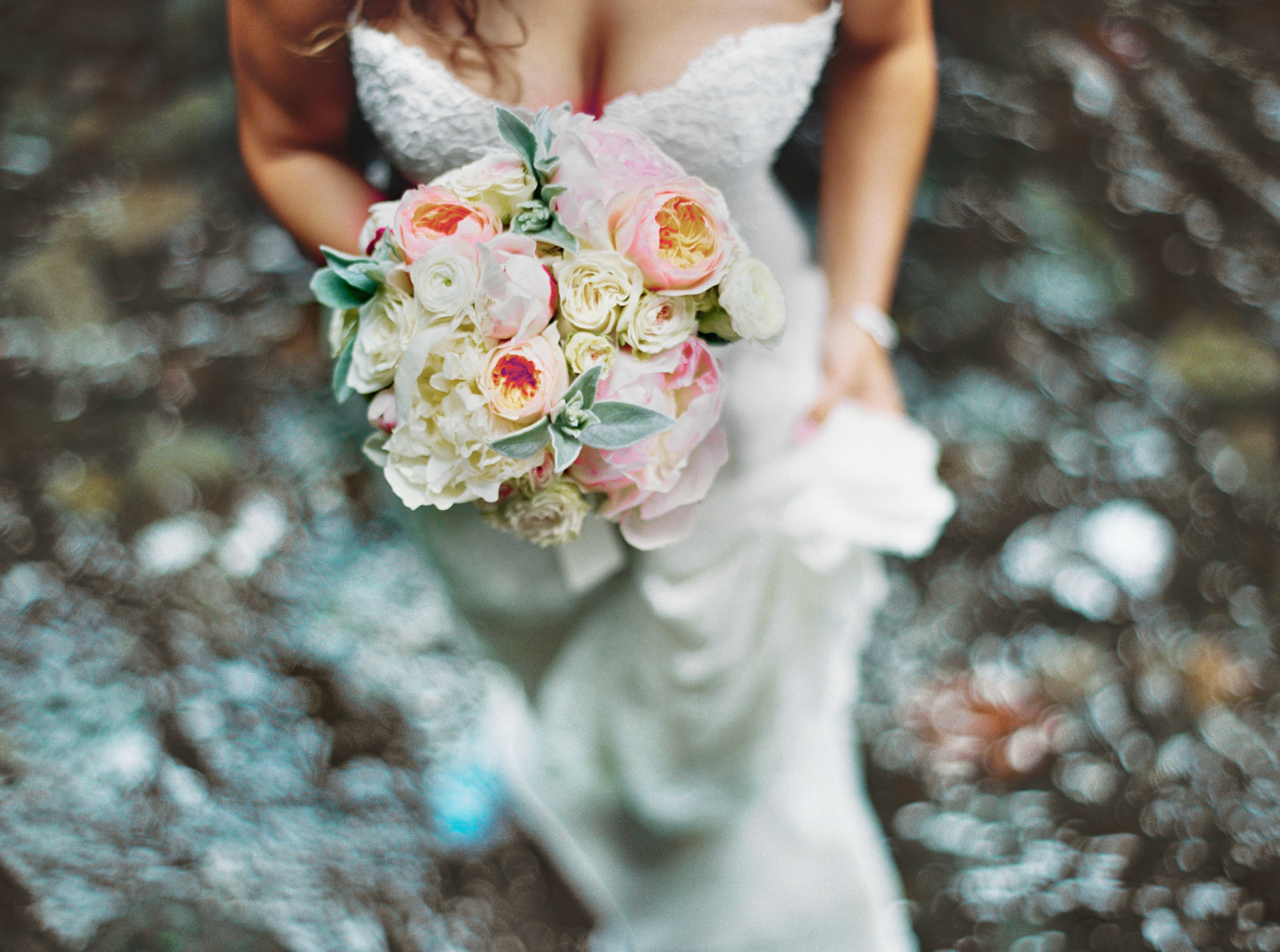 047OneontaGorge+Elopement+Photography+Videography+Oregon+OutliveCreative.jpg