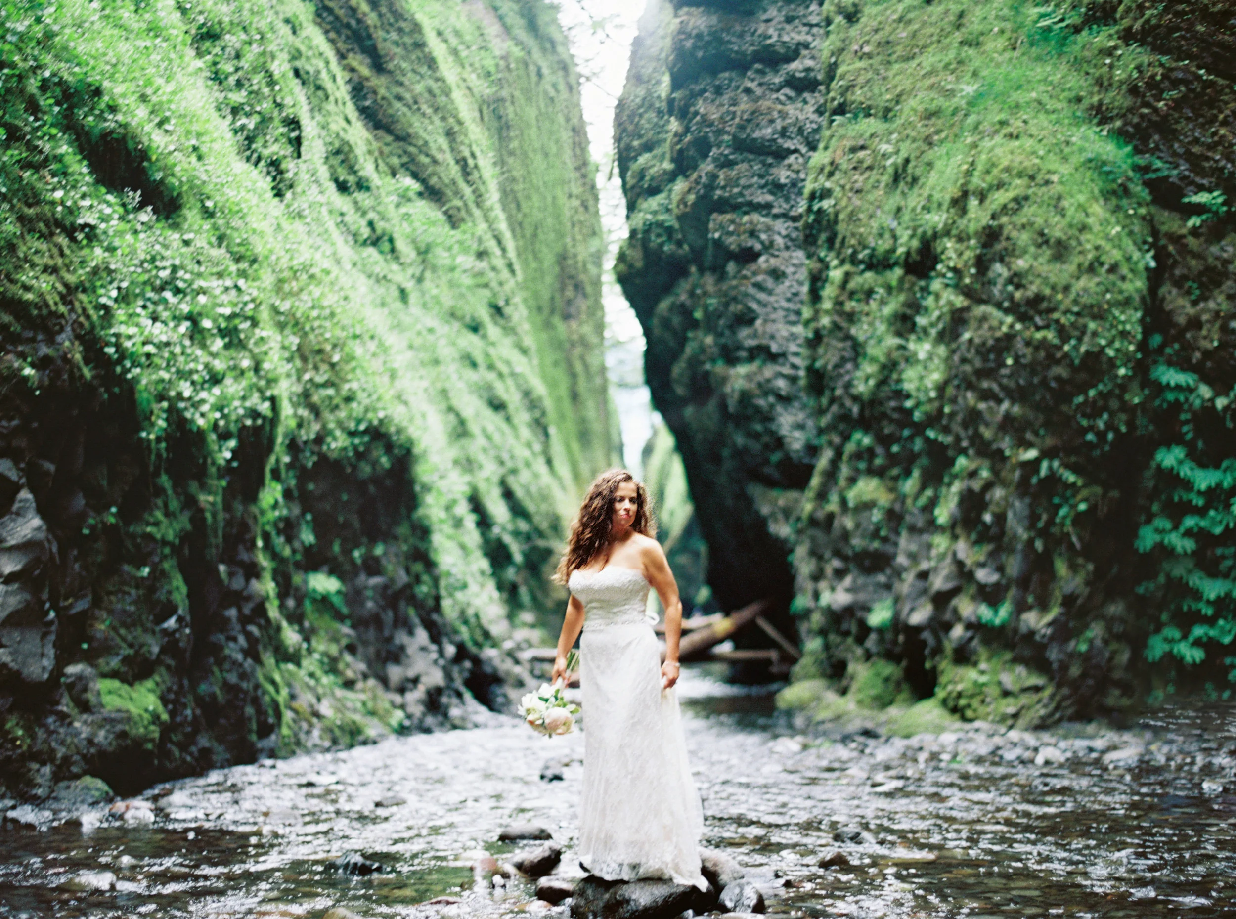 050OneontaGorge+Elopement+Photography+Videography+Oregon+OutliveCreative.jpg