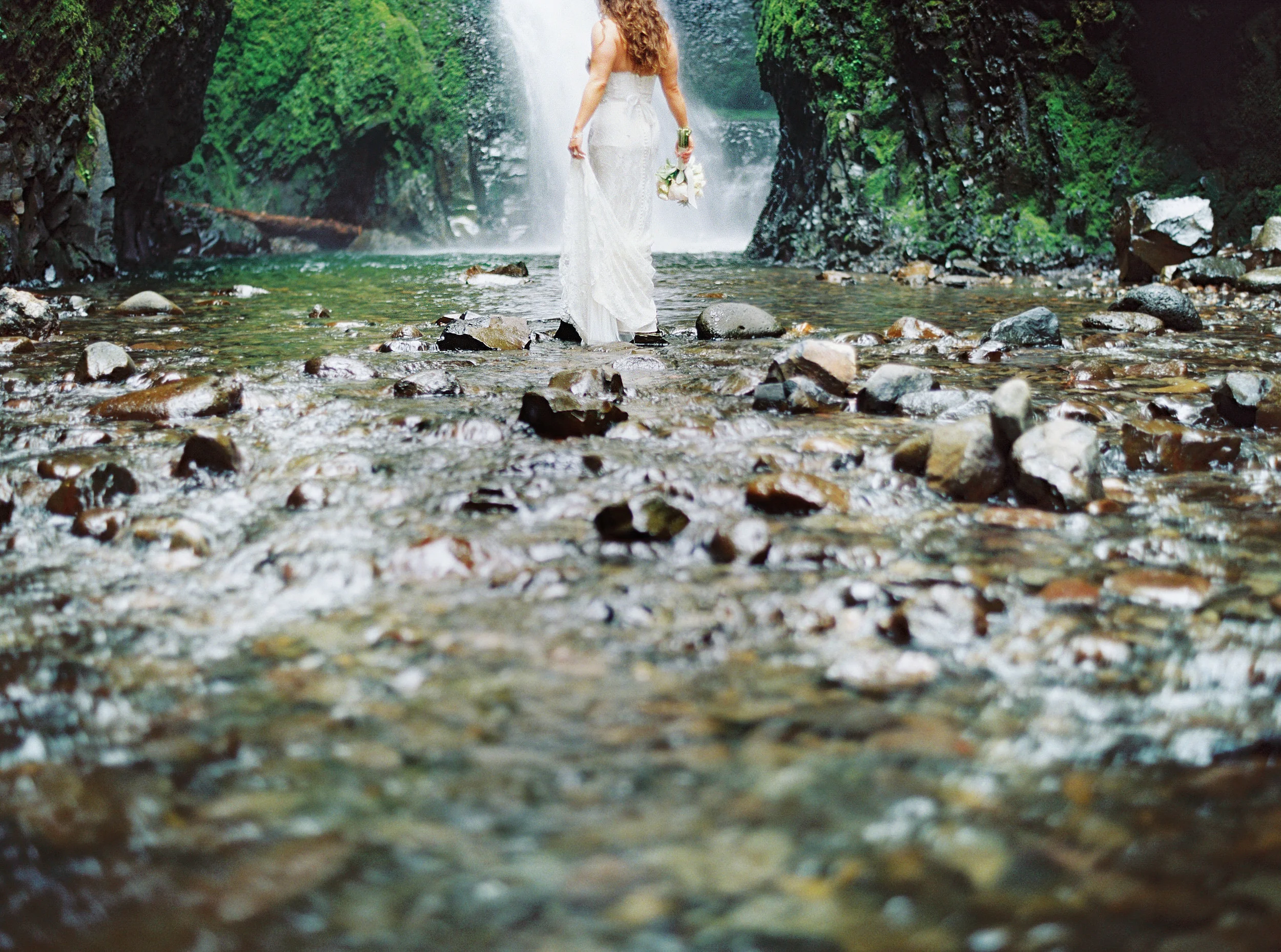 052OneontaGorge+Elopement+Photography+Videography+Oregon+OutliveCreative.jpg