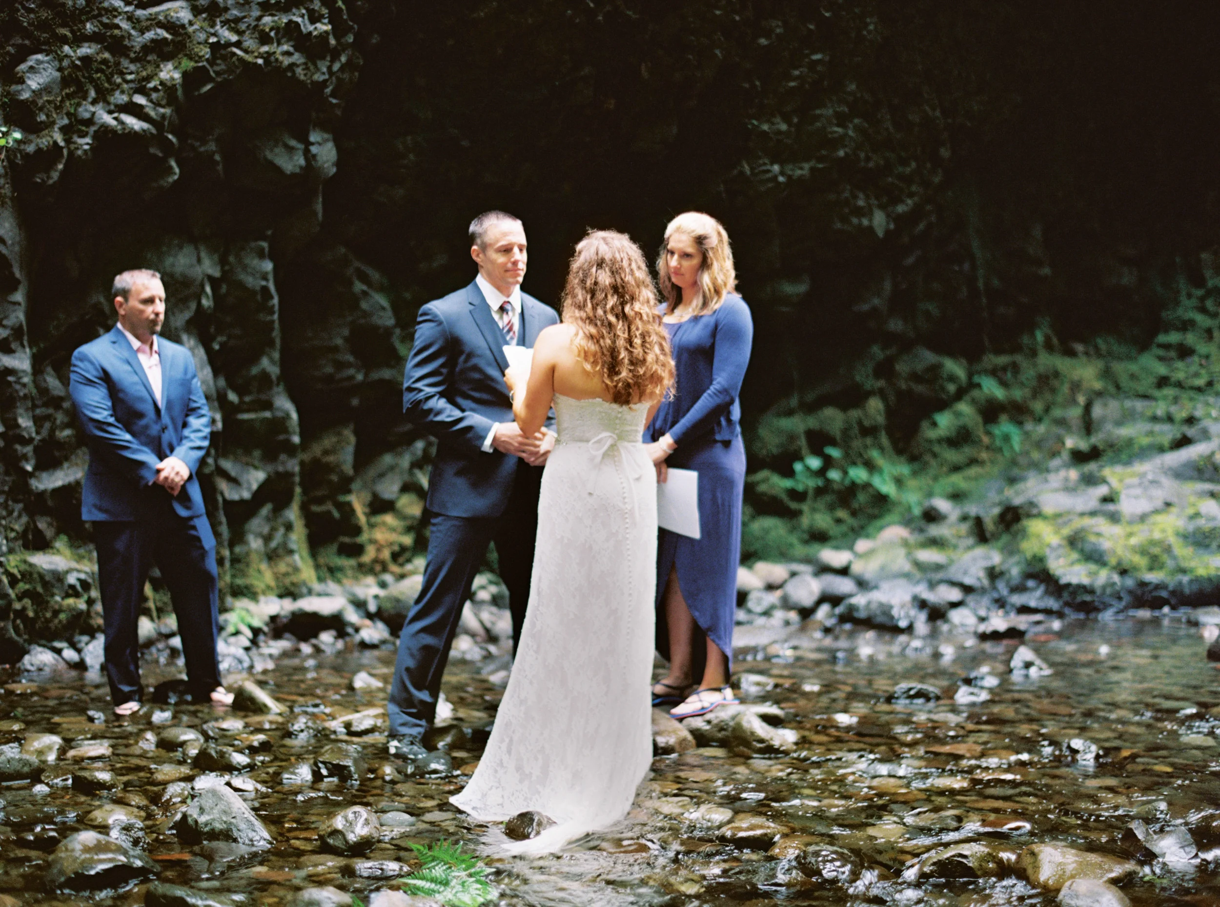 059OneontaGorge+Elopement+Photography+Videography+Oregon+OutliveCreative.jpg