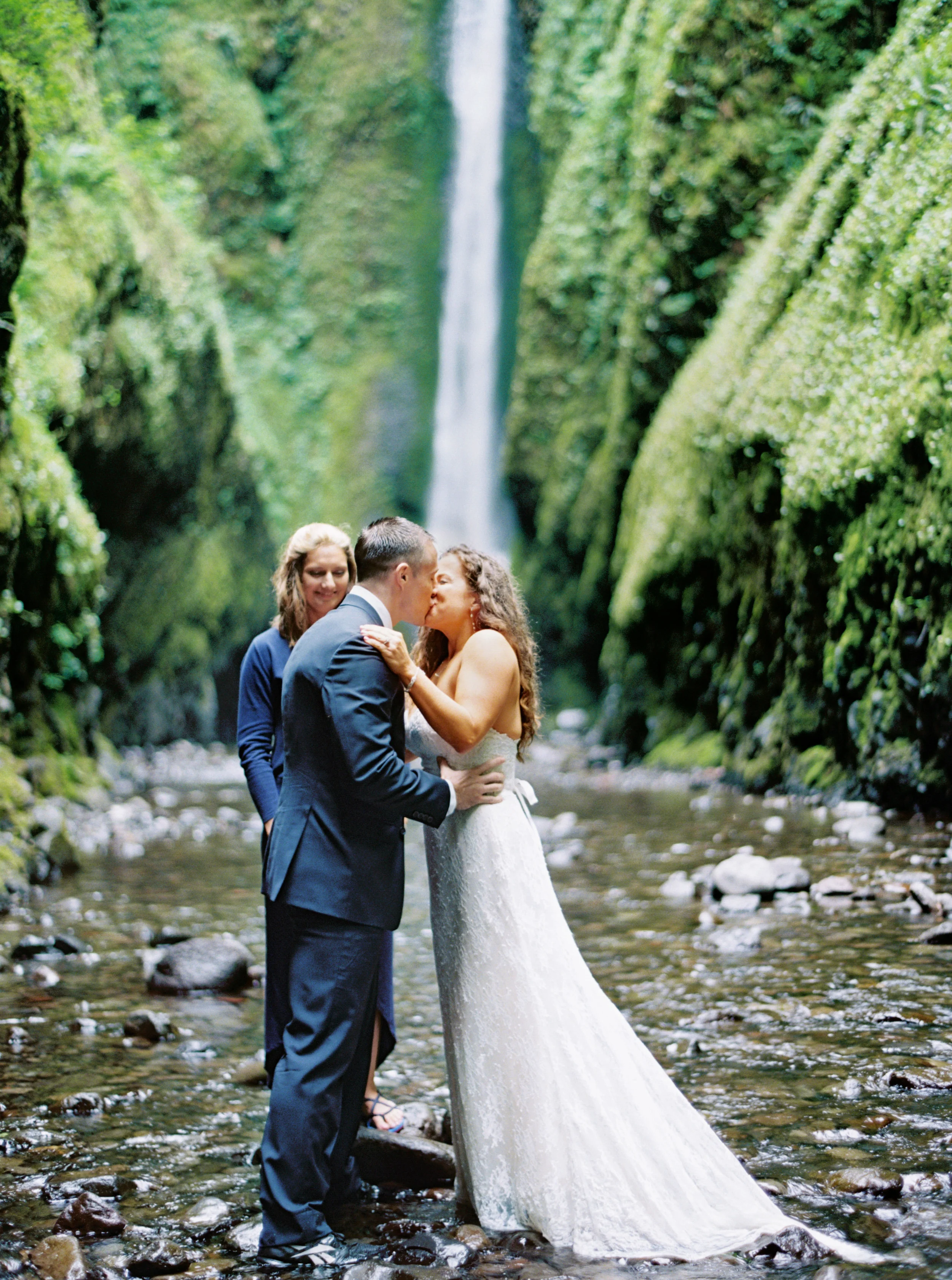 061OneontaGorge+Elopement+Photography+Videography+Oregon+OutliveCreative.jpg
