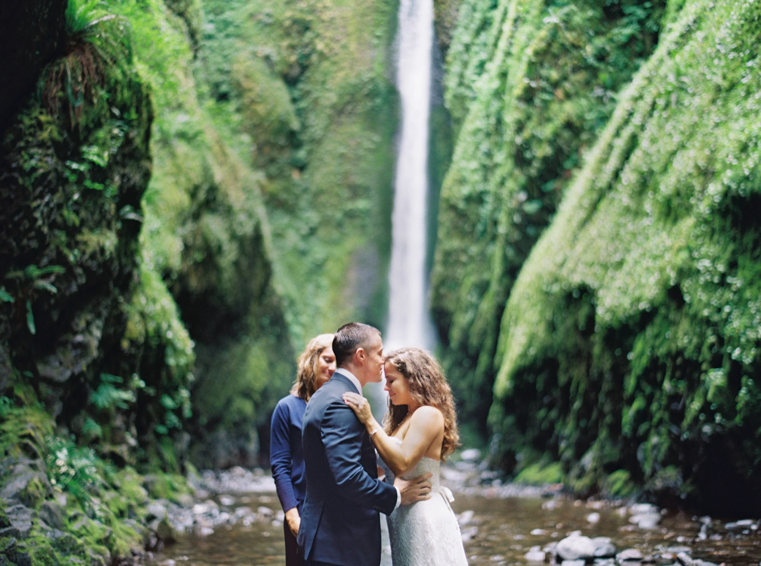 062OneontaGorge+Elopement+Photography+Videography+Oregon+OutliveCreative.jpg