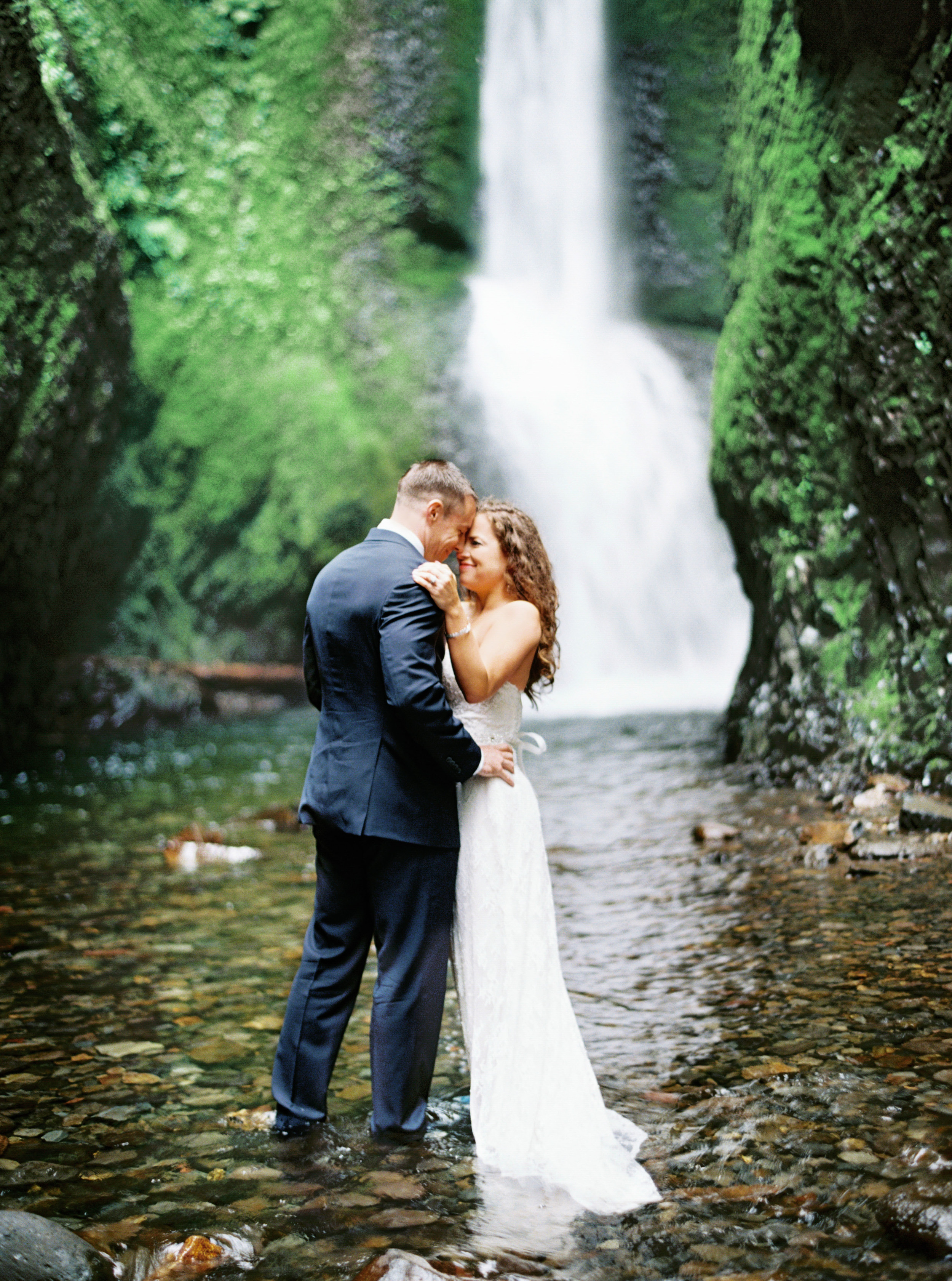 069OneontaGorge+Elopement+Photography+Videography+Oregon+OutliveCreative.jpg