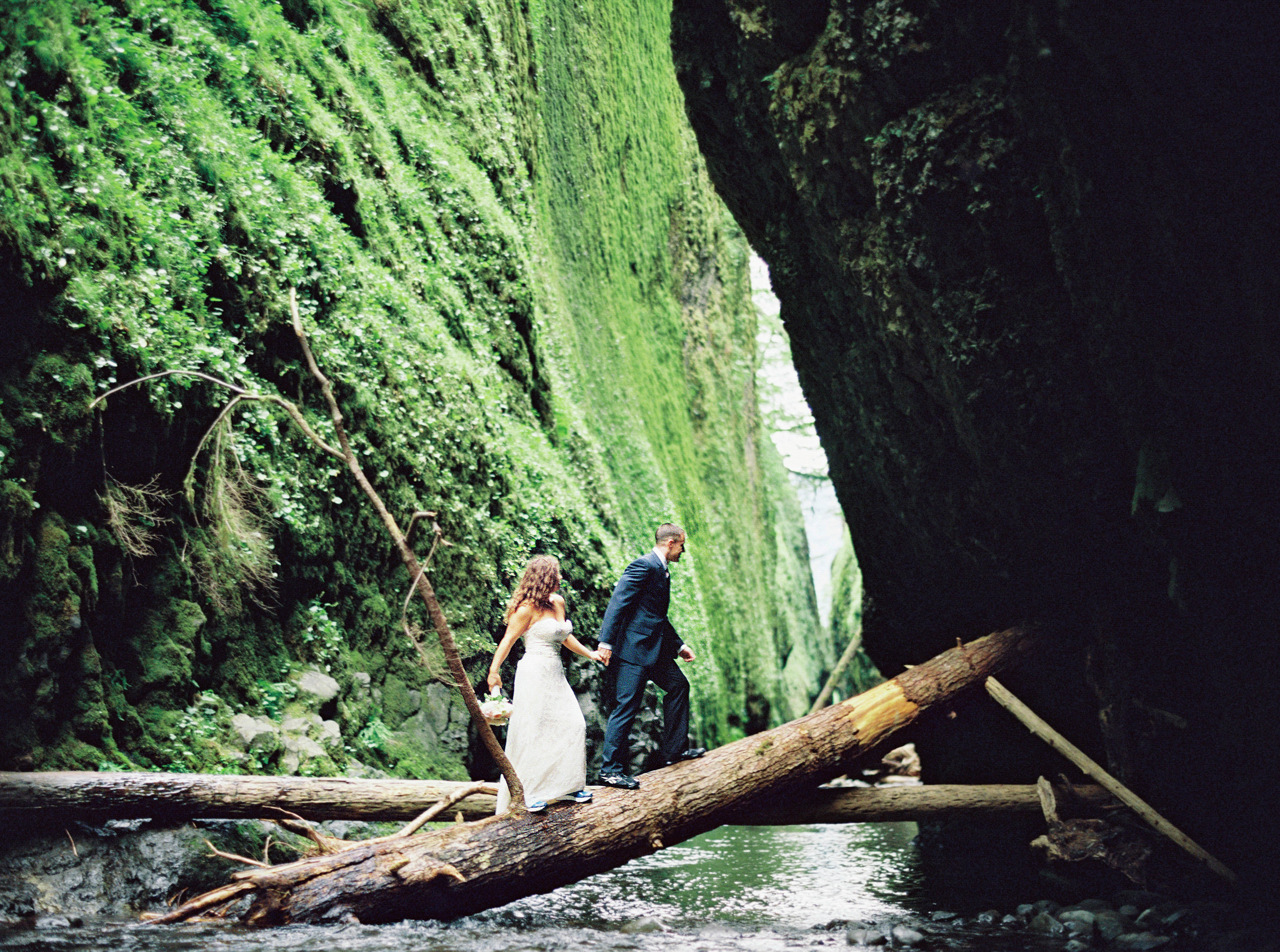 079OneontaGorge+Elopement+Photography+Videography+Oregon+OutliveCreative.jpg