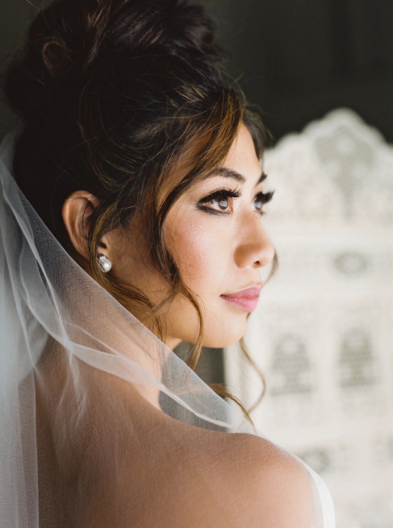 017OutliveCreative_Travel_Photographer_Videographer_Lewis&Clark_Oregon_Elegant_BlackTie_Destination_Wedding.jpg