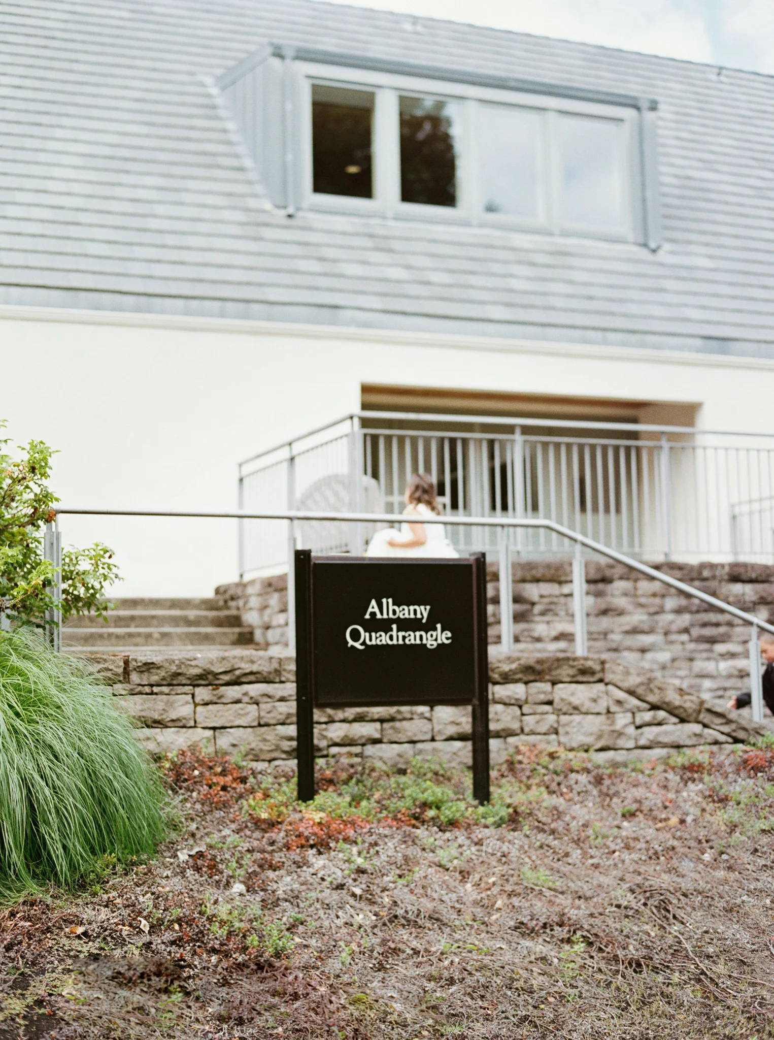 053OutliveCreative_Travel_Photographer_Videographer_Lewis&Clark_Oregon_Elegant_BlackTie_Destination_Wedding.jpg