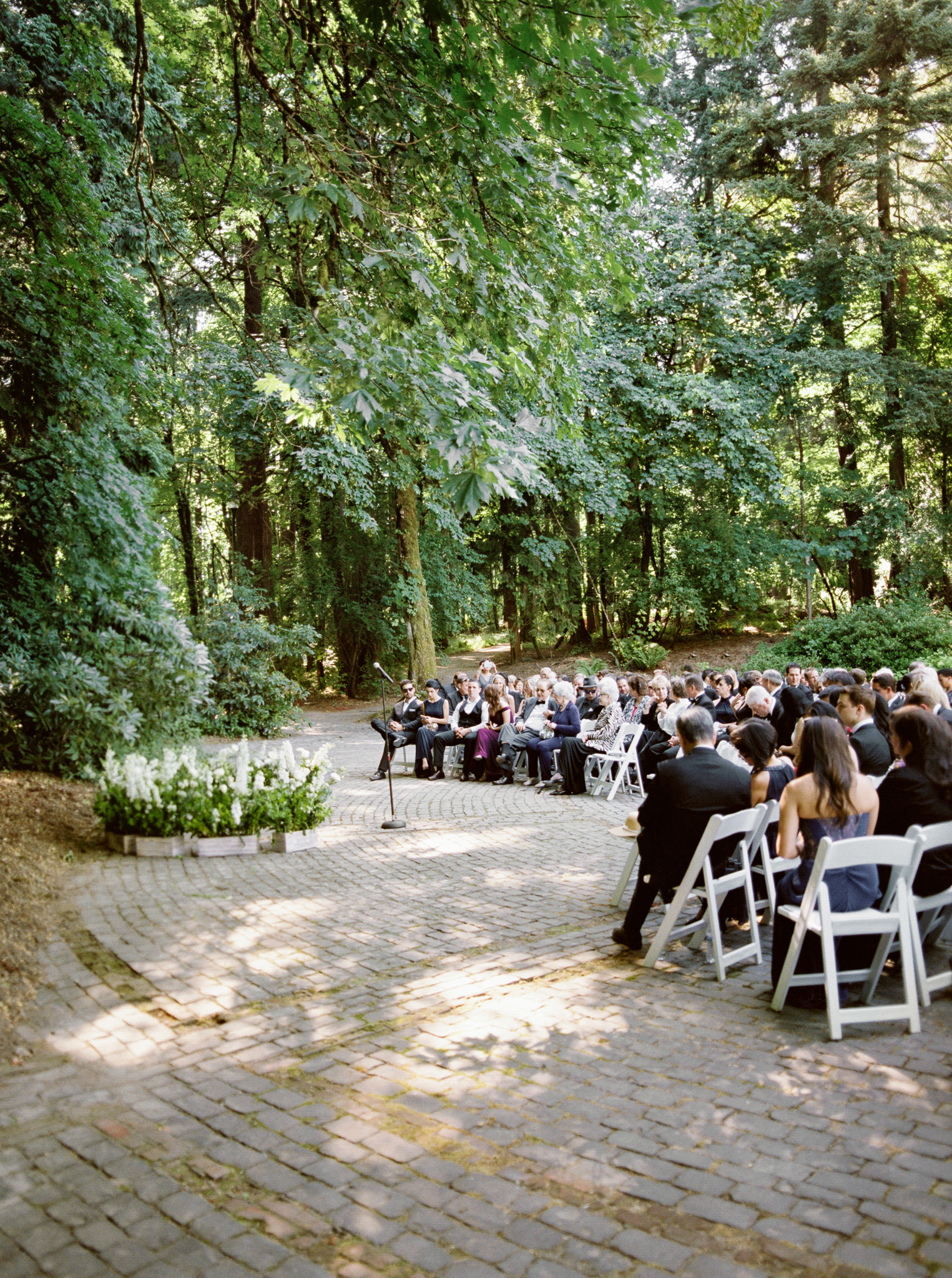 117OutliveCreative_Travel_Photographer_Videographer_Lewis&Clark_Oregon_Elegant_BlackTie_Destination_Wedding.jpg