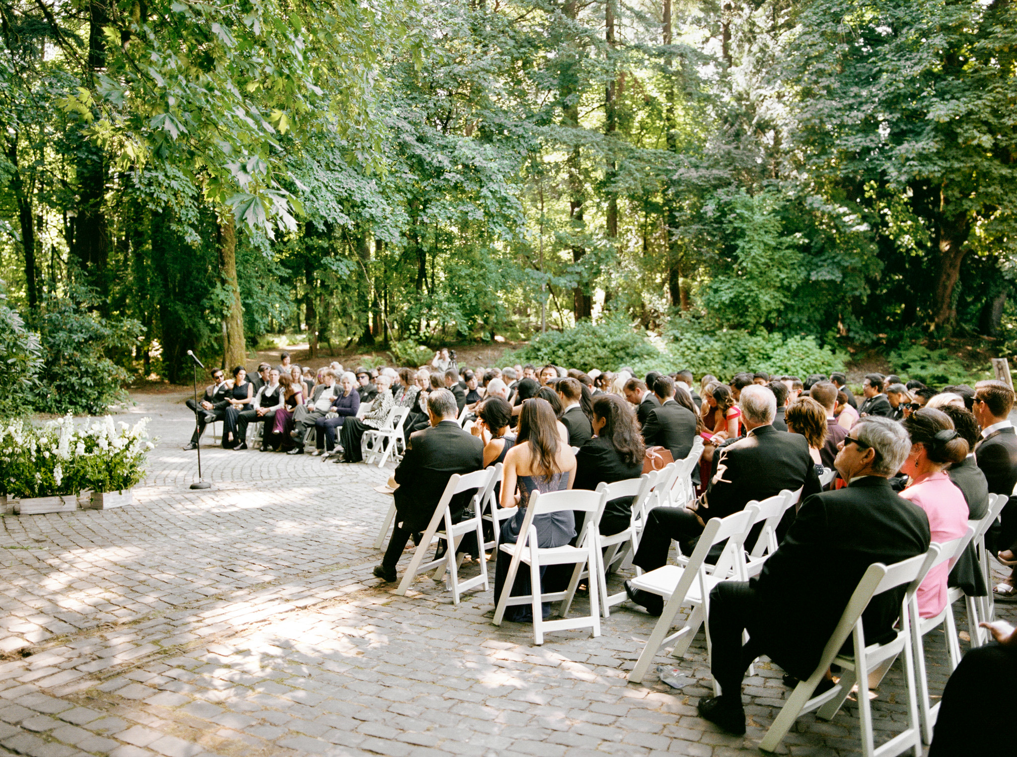 118OutliveCreative_Travel_Photographer_Videographer_Lewis&Clark_Oregon_Elegant_BlackTie_Destination_Wedding.jpg