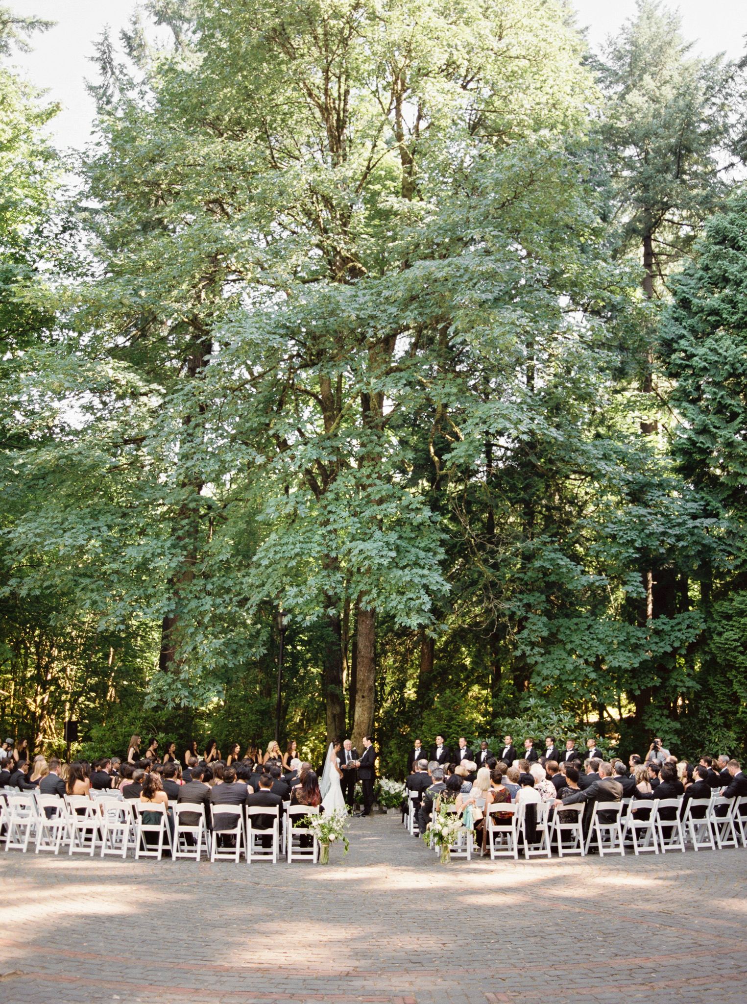 130OutliveCreative_Travel_Photographer_Videographer_Lewis&Clark_Oregon_Elegant_BlackTie_Destination_Wedding.jpg