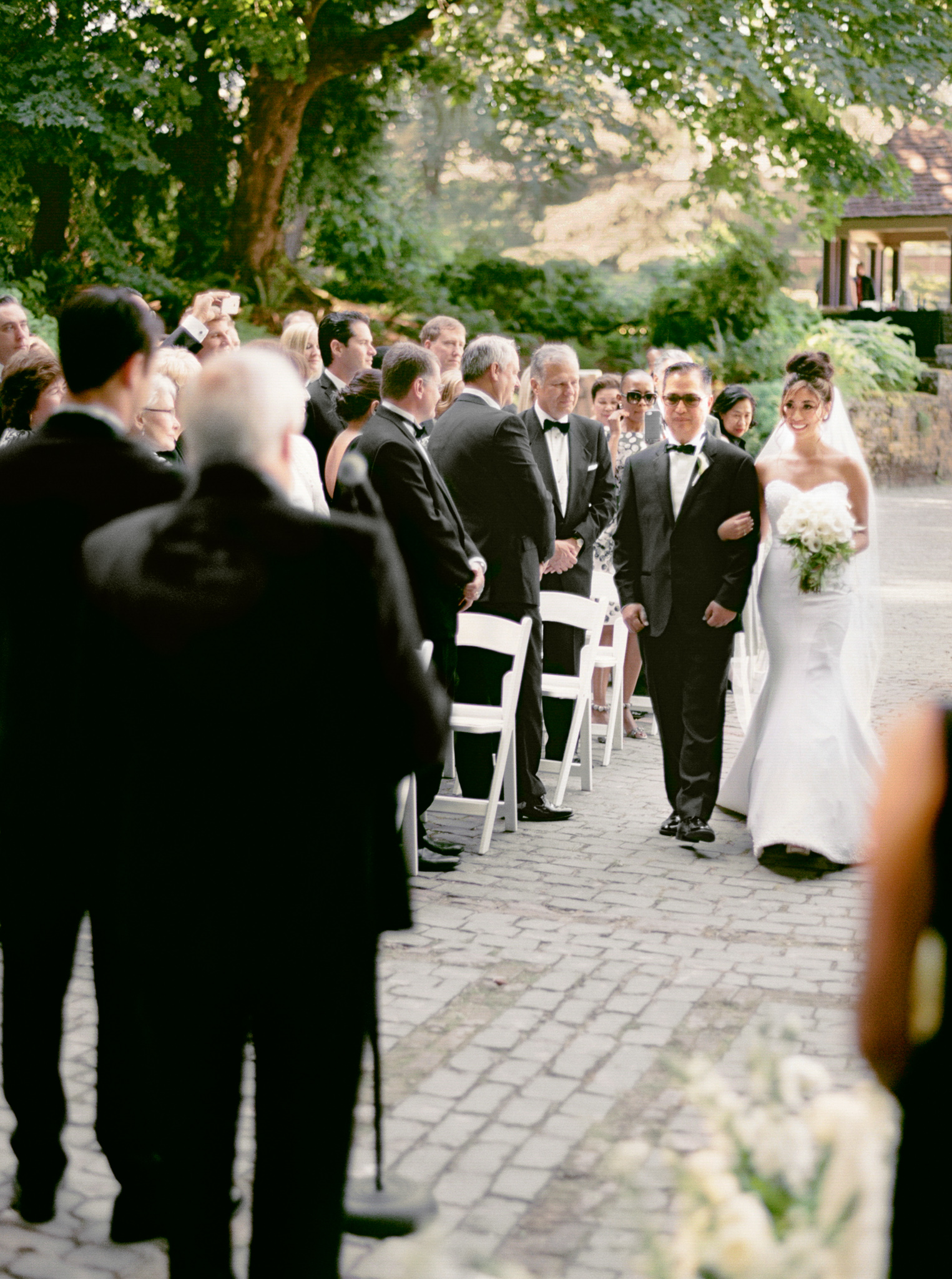 132OutliveCreative_Travel_Photographer_Videographer_Lewis&Clark_Oregon_Elegant_BlackTie_Destination_Wedding.jpg