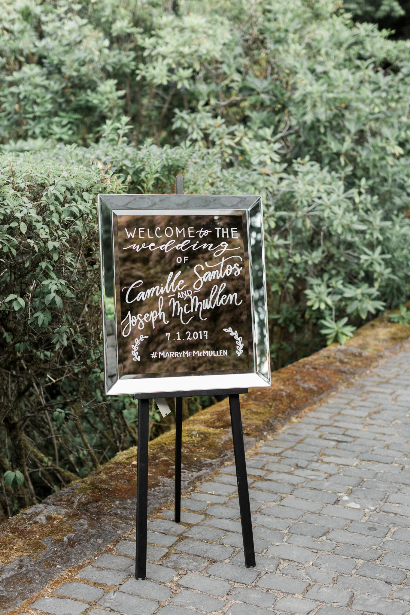 147OutliveCreative_Travel_Photographer_Videographer_Lewis&Clark_Oregon_Elegant_BlackTie_Destination_Wedding.jpg