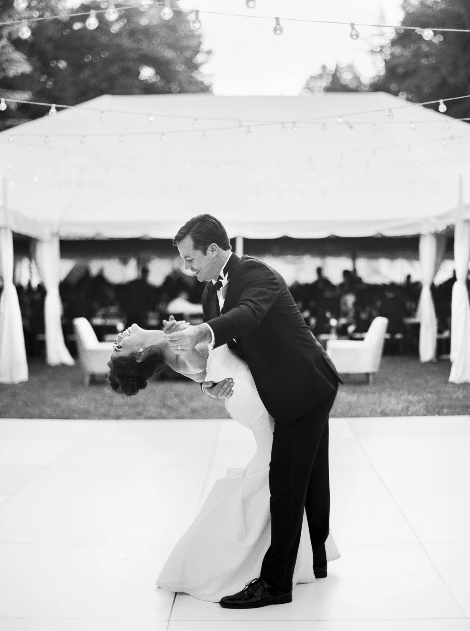 181OutliveCreative_Travel_Photographer_Videographer_Lewis&Clark_Oregon_Elegant_BlackTie_Destination_Wedding.jpg