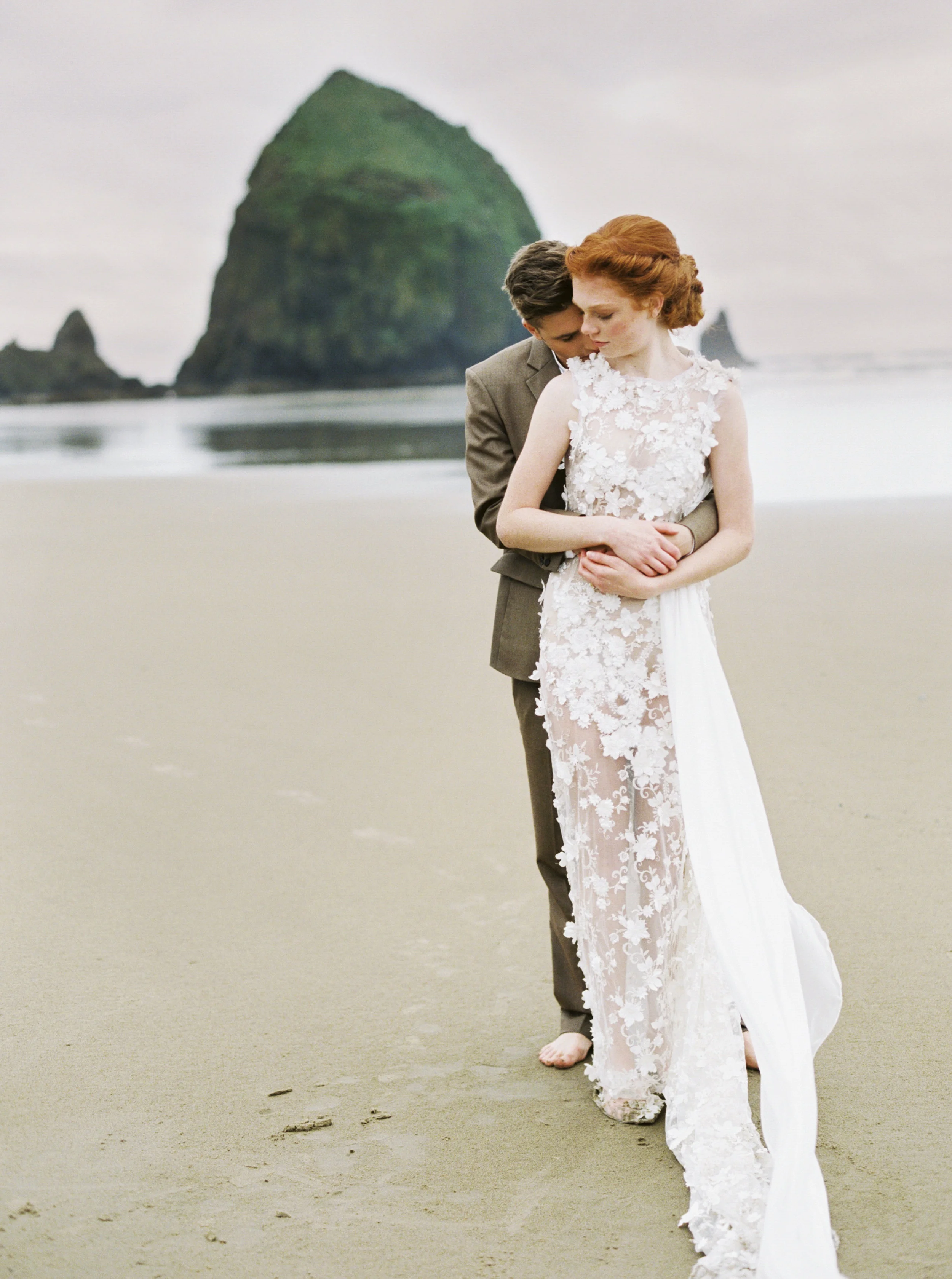 015@outlivecreative_cannon_beach_destination_wedding_photographer_&_videographer.jpg