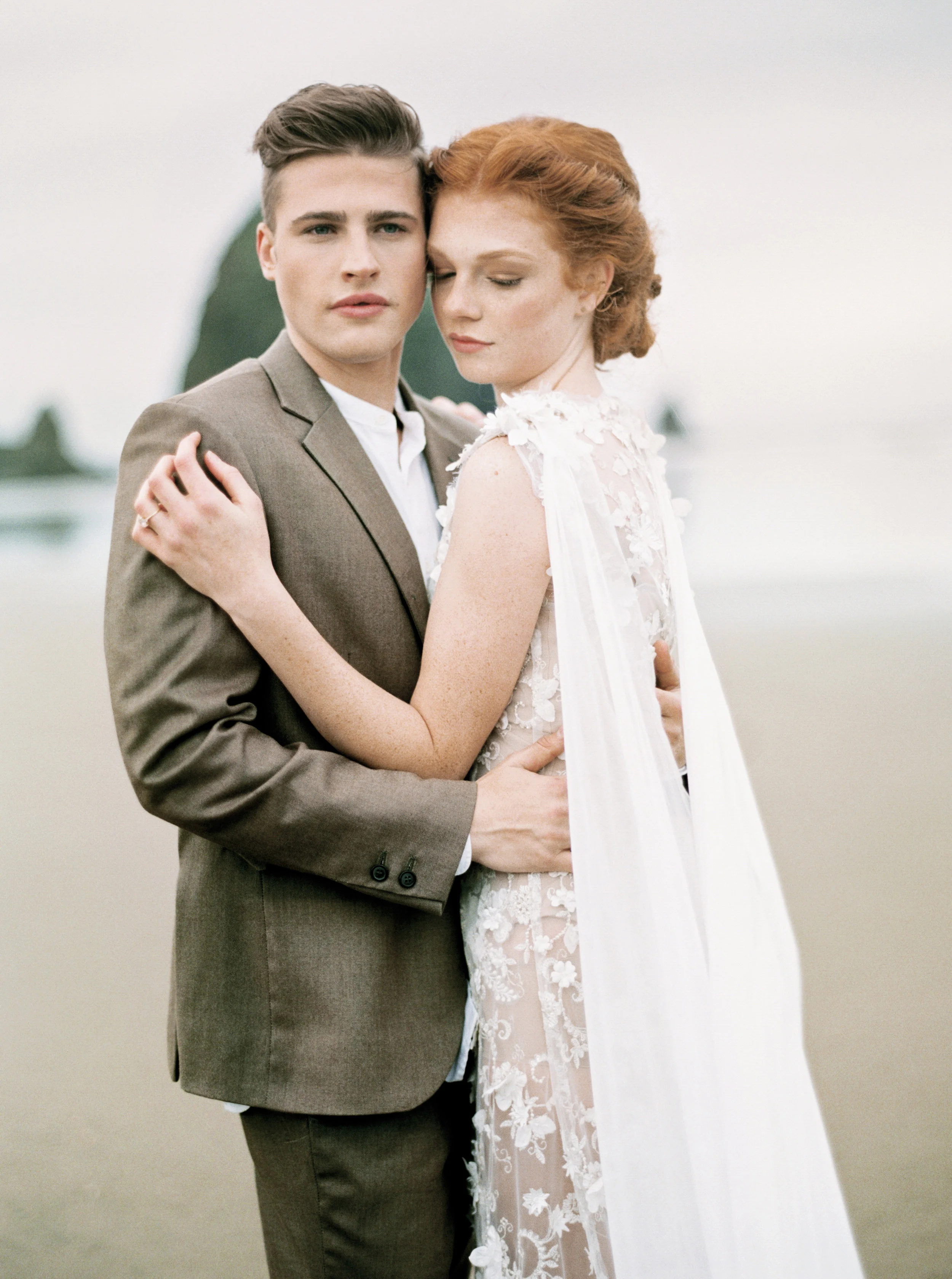 029@outlivecreative_cannon_beach_destination_wedding_photographer_&_videographer.jpg