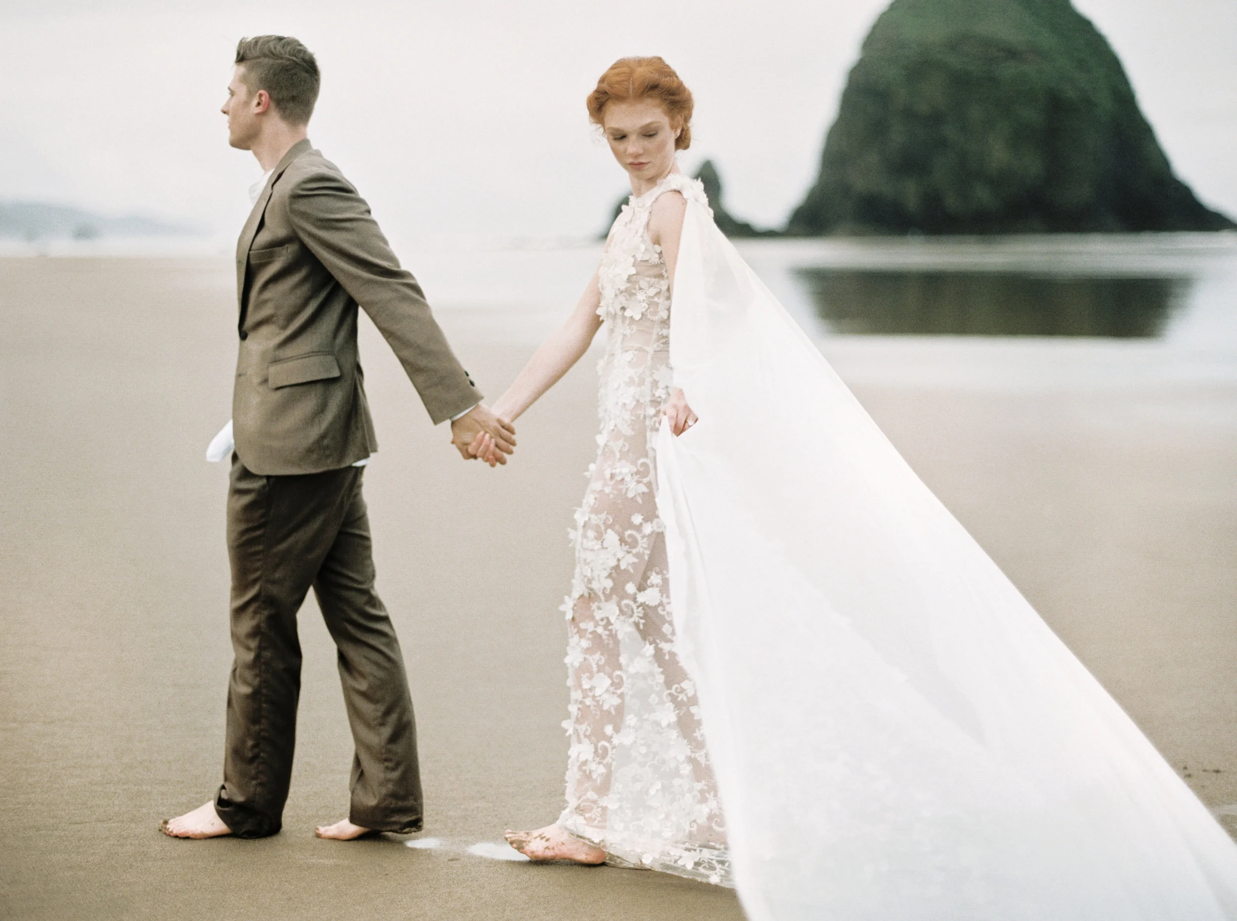 042@outlivecreative_cannon_beach_destination_wedding_photographer_&_videographer.jpg