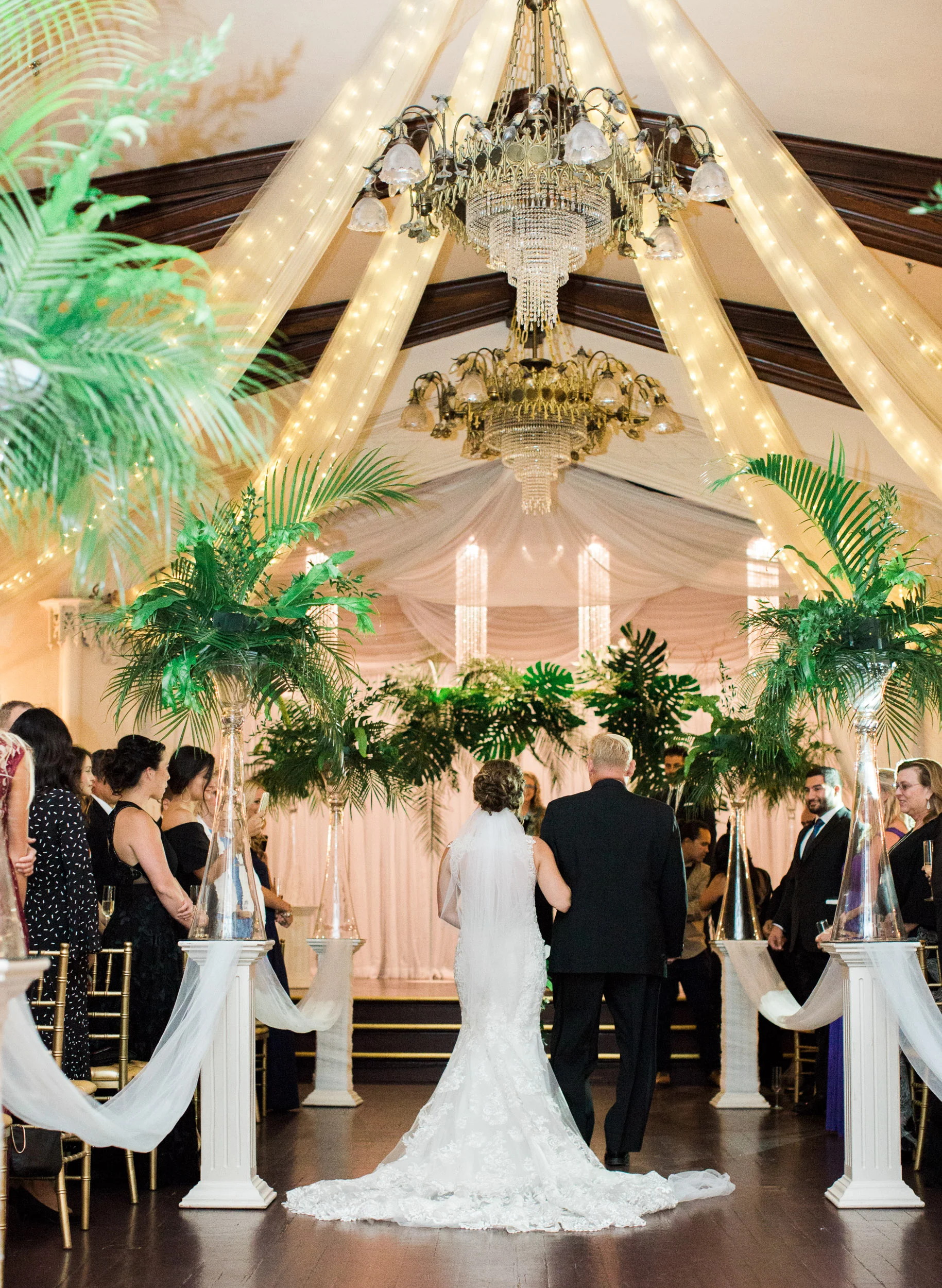 043destination_travel_photo&video_wedding_company_for_luxary_highend_weddings_and_elopements_in_LA_SF_HAWAII_Carribean_Santorini.jpg