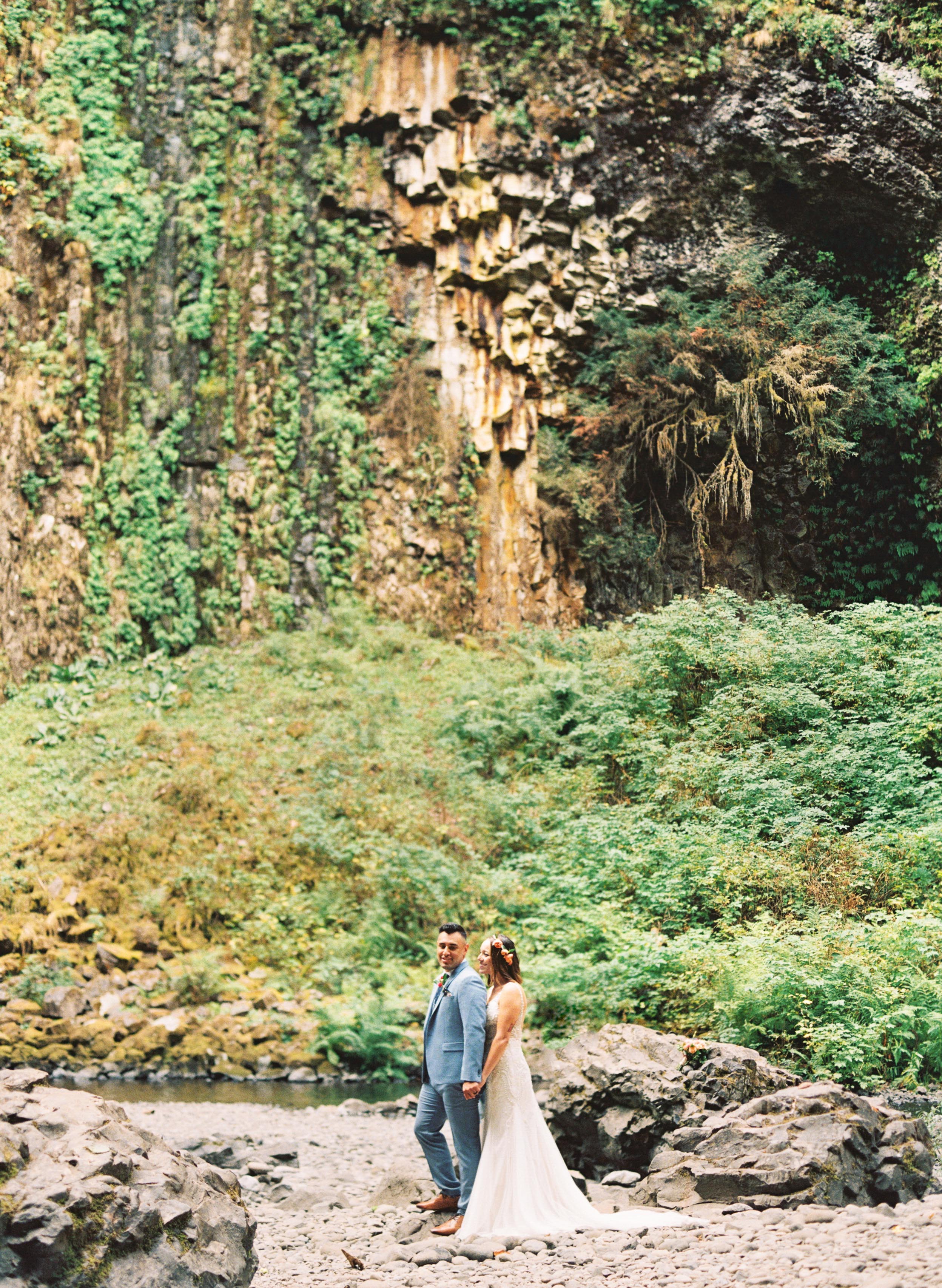 abiqua_falls_elopement_wedding_oregon_photographer_videographer_096.jpg