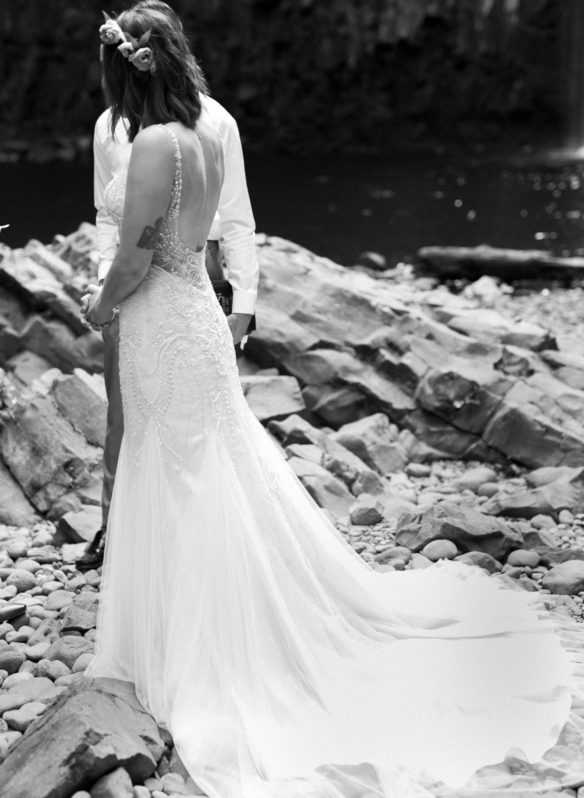 abiqua_falls_elopement_wedding_oregon_photographer_videographer_117.jpg