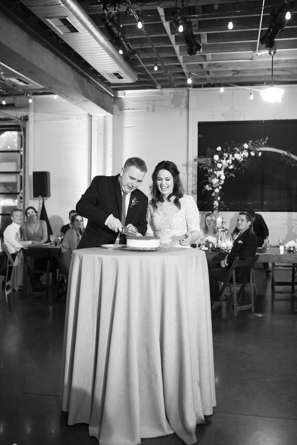 044_reception_portland,oregon,castaway,wedding,by_outlive_creative,photo,and,video.jpg
