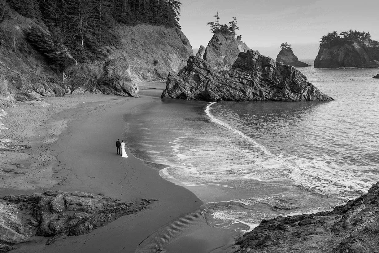 Oregon Coast Elopement by Outlive Creative