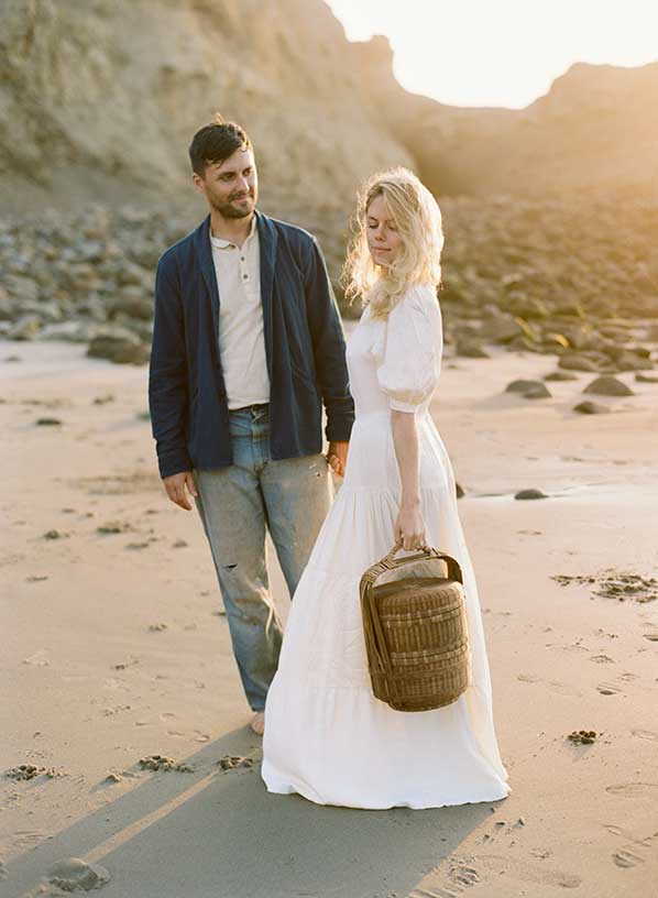 Oregon Coast Engagement Photos by Outlive Creative