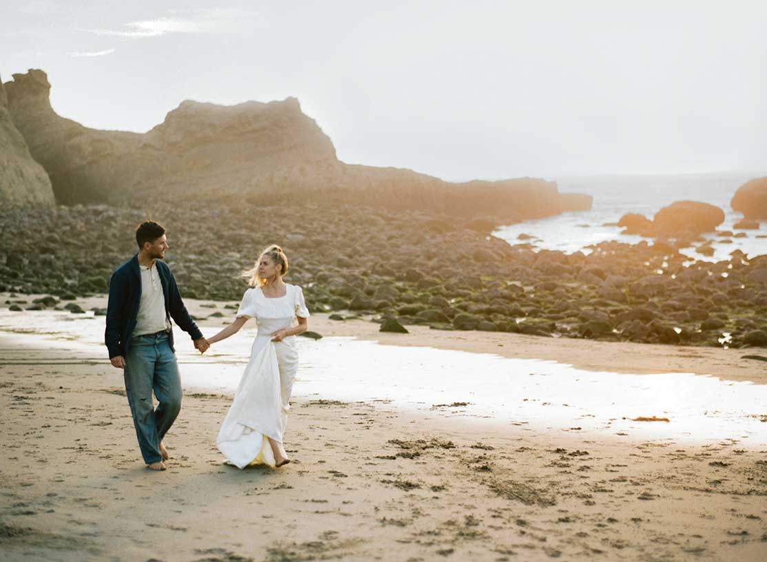 Oregon Coast Engagement Photos by Outlive Creative