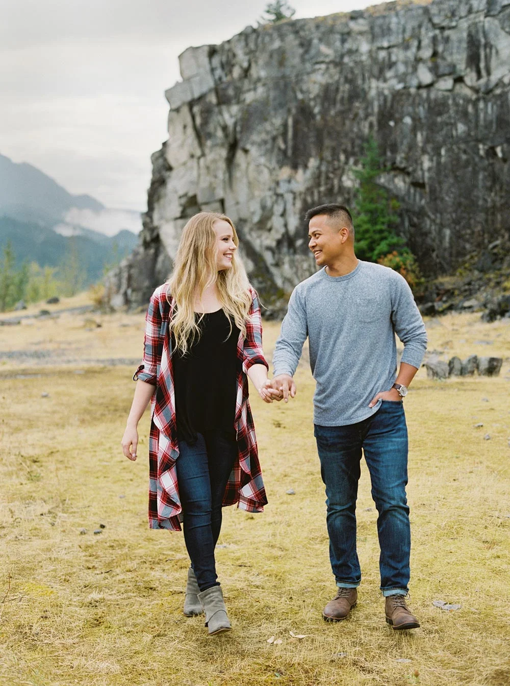 Columbia River Gorge Engagement by Outlive Creative