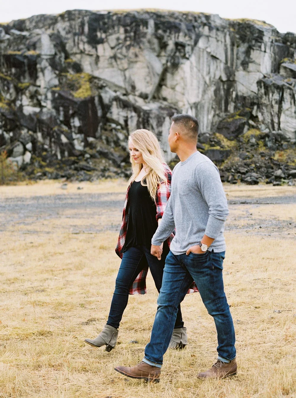 Columbia River Gorge Engagement by Outlive Creative