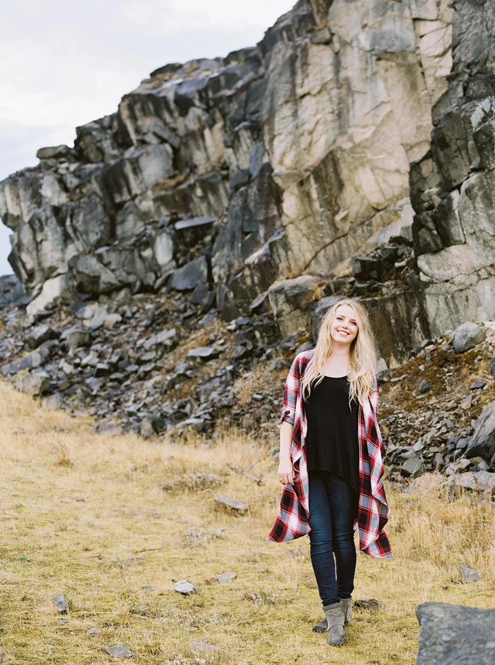 Columbia River Gorge Engagement by Outlive Creative